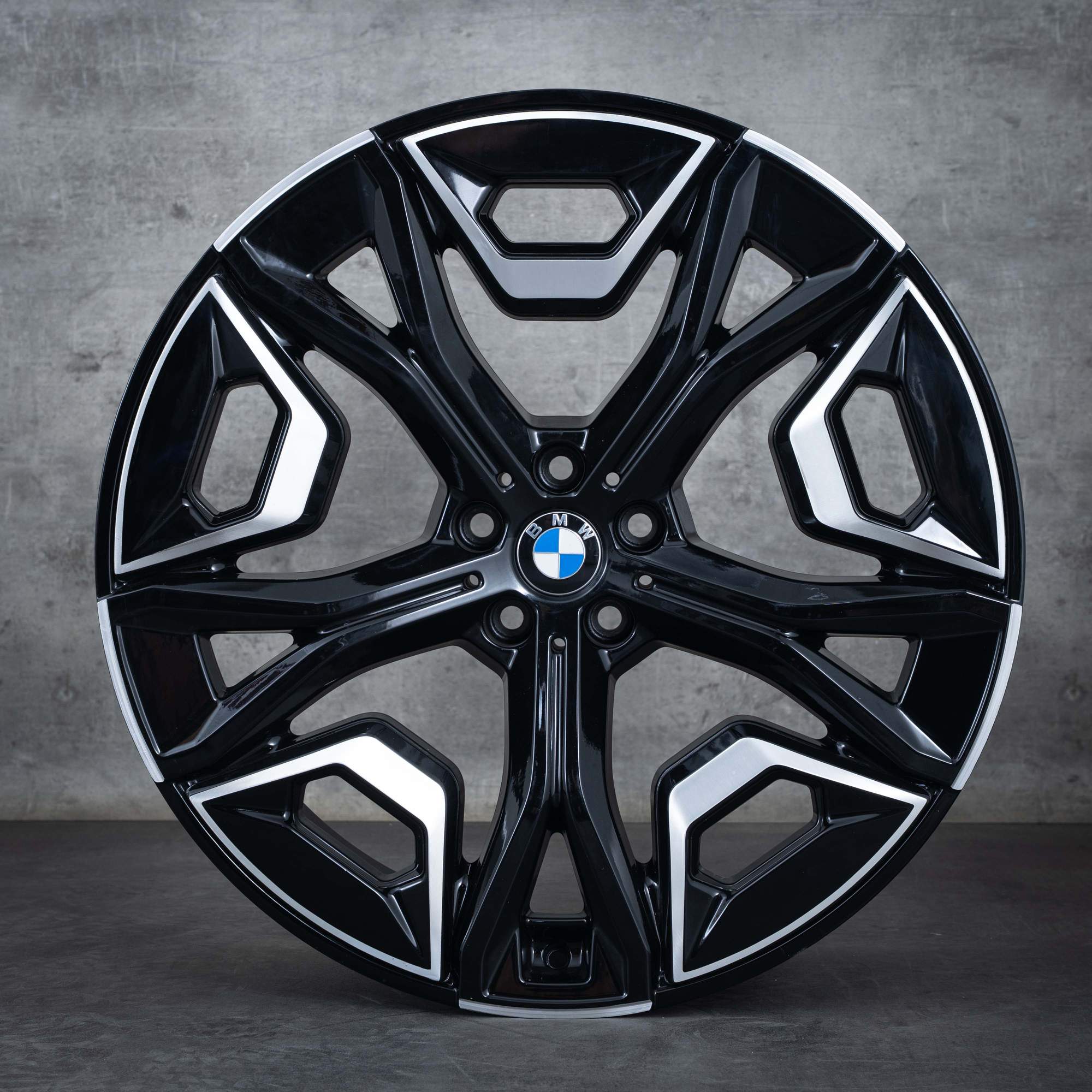 Oryginalne felgi BMW iX 22 cale i20 Styling 1020 5A02658 czarne polerowane