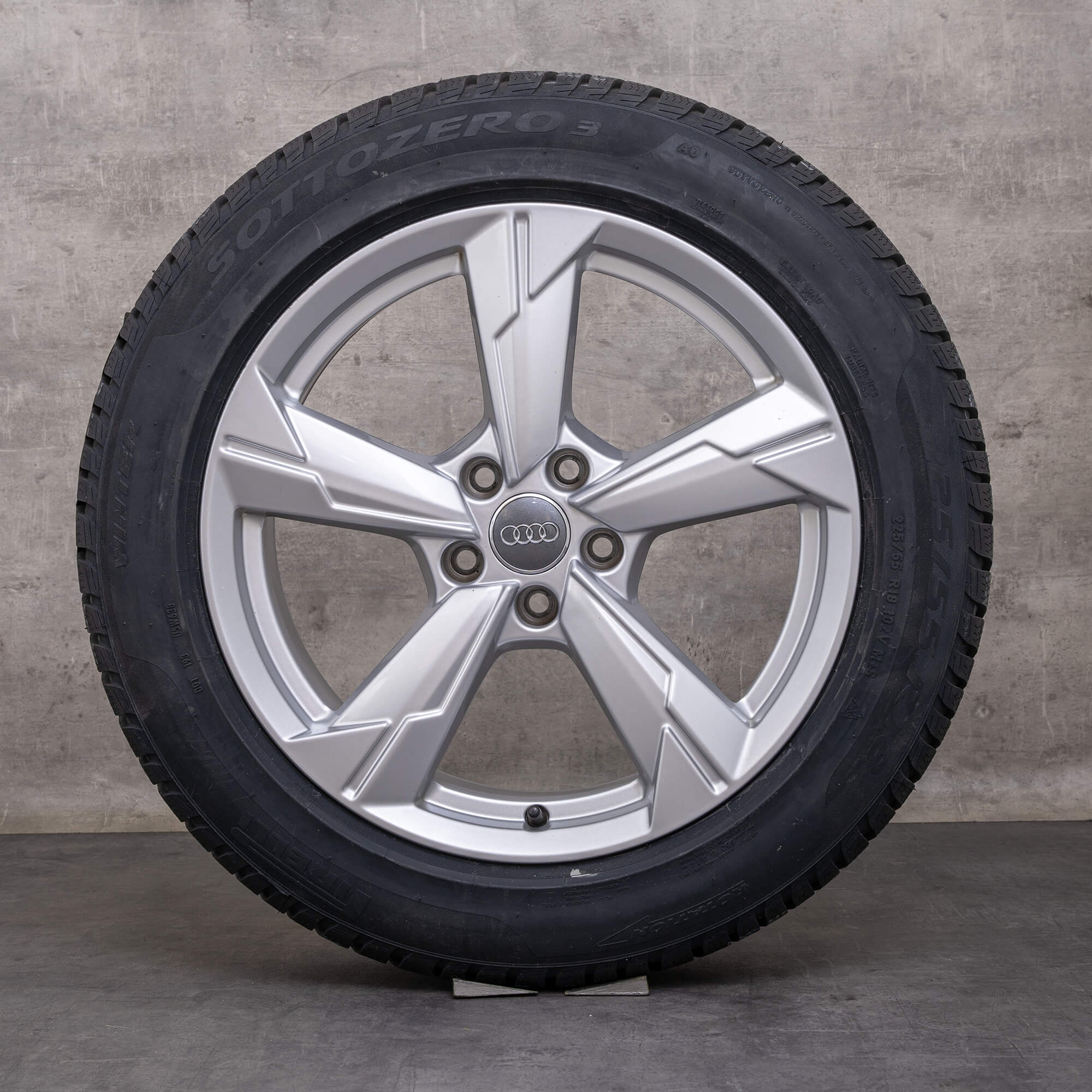 Original Audi A6 jante de iarnă 18 inch 4K C8 Rotor 4K0601025D argintiu