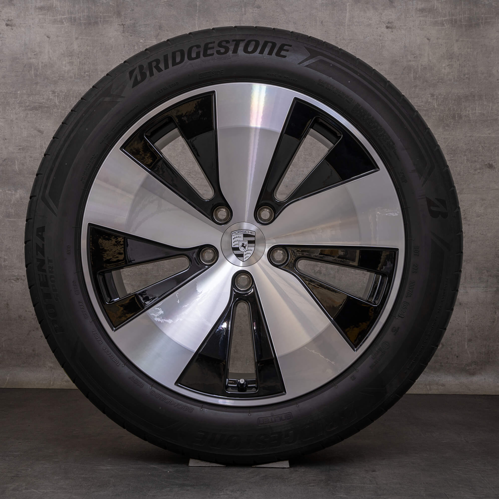Original Porsche Macan Electric Winterräder 20 Zoll Felgen 95C601025B 95C601025C schwarz glanzgedreht