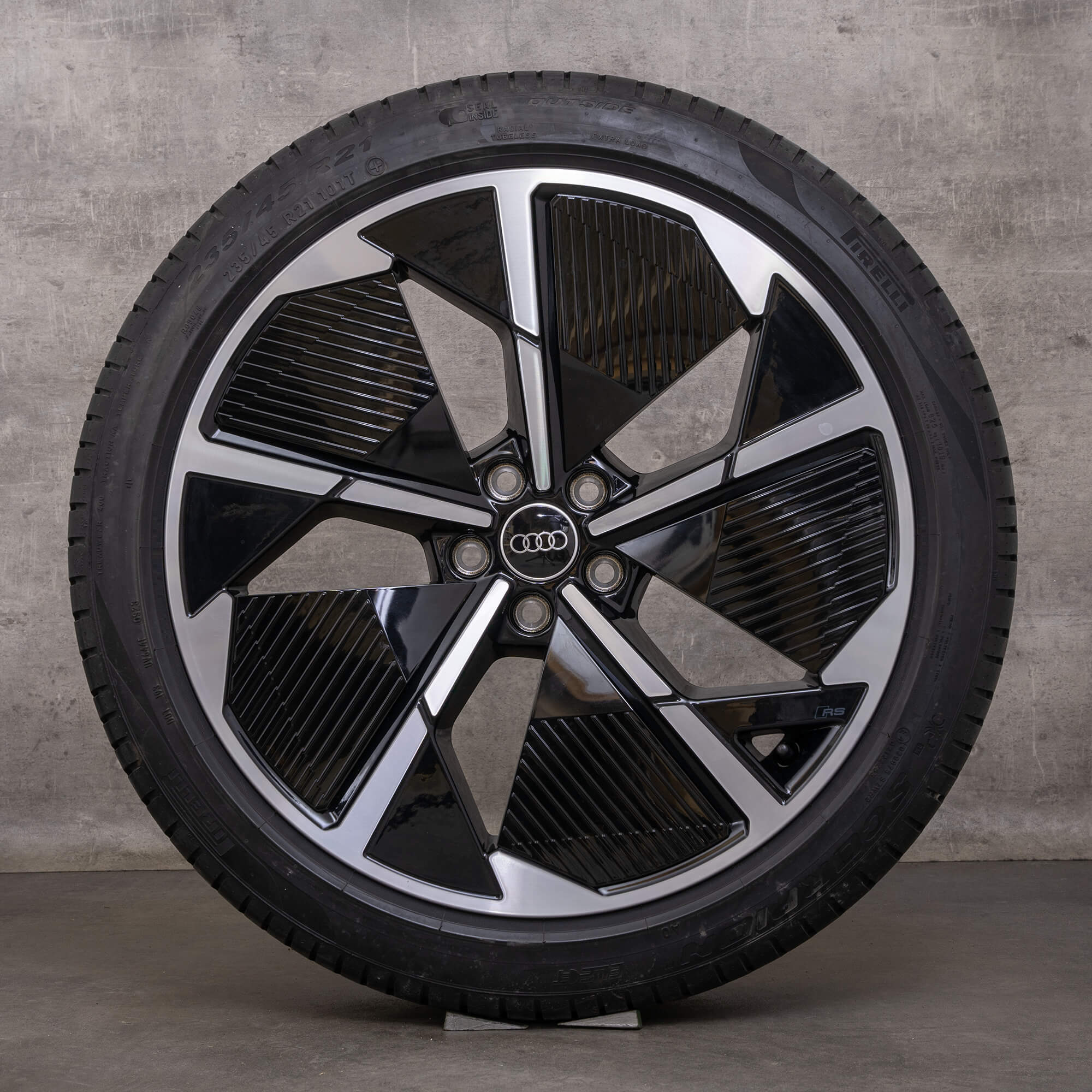 Alkuperäiset Aidot Audi Q4 e-tron & Sportback -vanteet 21 tuuman FZ-kesäpyörät 89A601025A 89A601025S musta kiillotettu