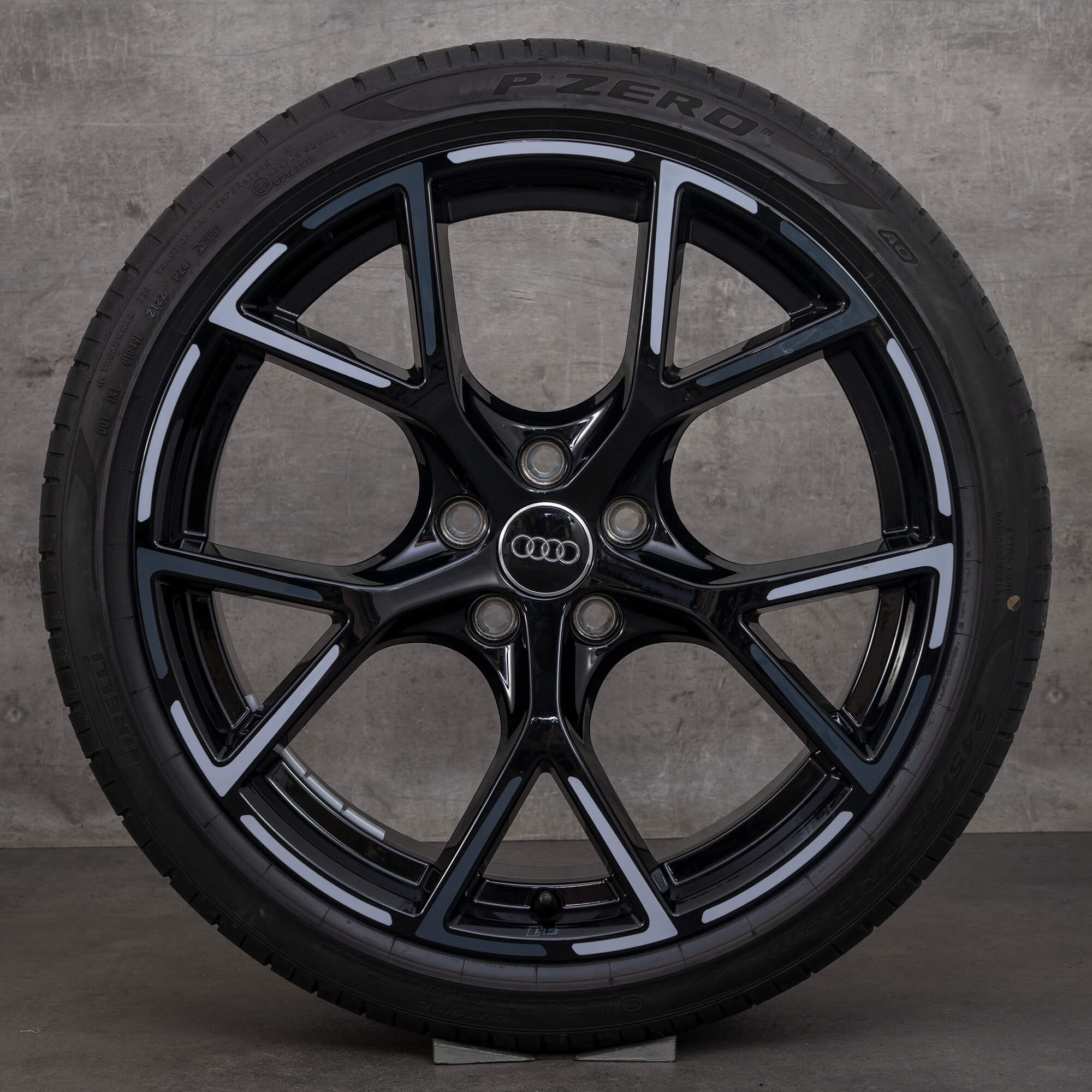 Audi felgi 19 cali RS3 8Y opony letnie koła 8Y0601025BR 8Y0601025BQ