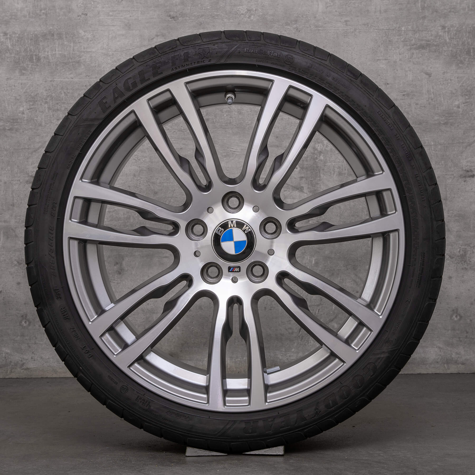 Original BMW 3-serie 4 hjul 19 tum F30 F31 F32 F33 F36 sommarhjul 403 M 7850020 7850021 ferricgrey front polish
