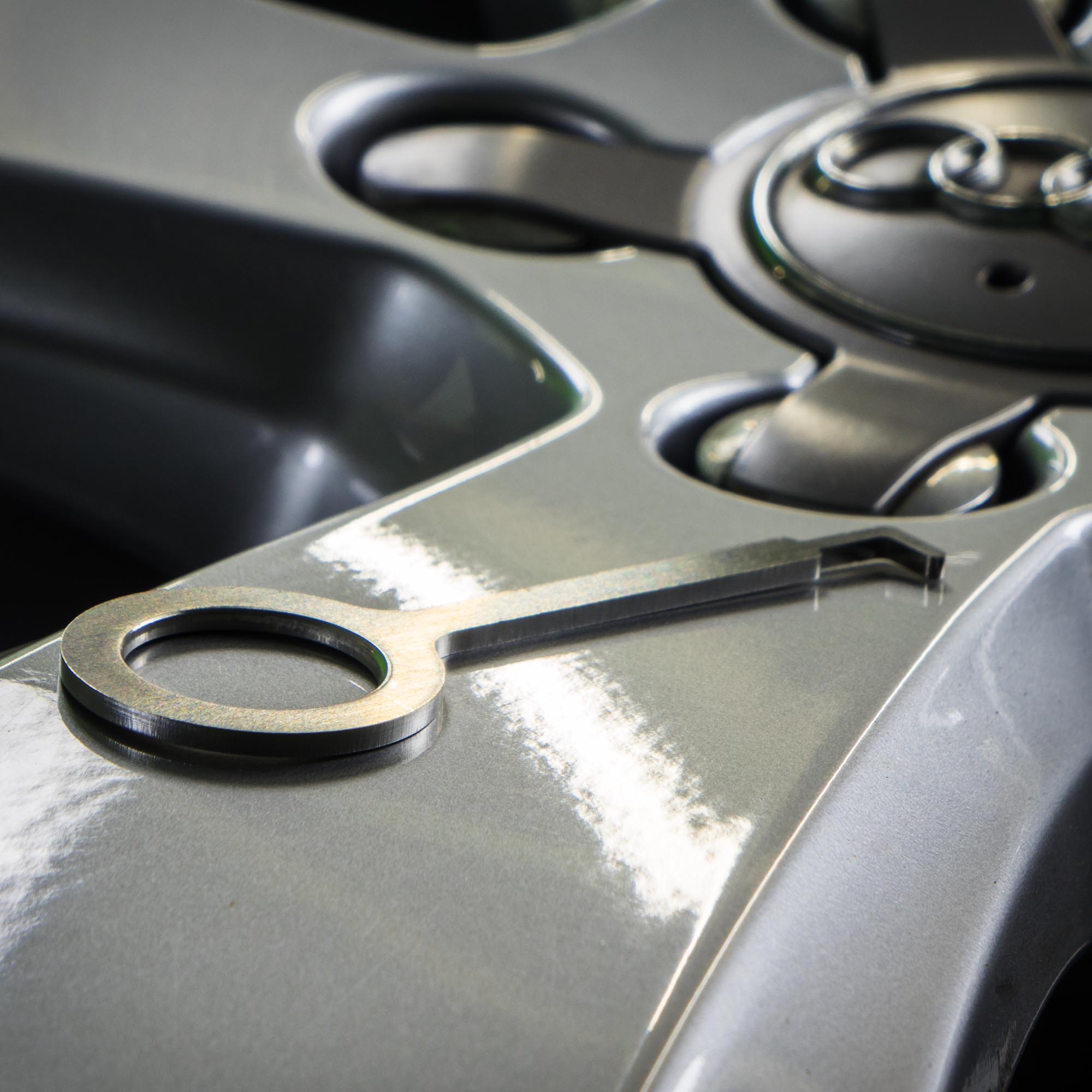 Abziehhaken für 5-Finger Nabendeckel deckel Deckel Audi VW     kaufen bei Original-Räder.de versandkostenfrei ✔