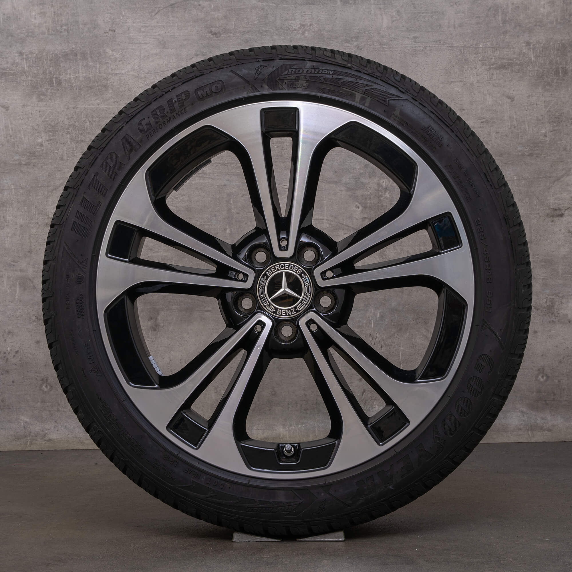 Alkuperäiset Mercedes Benz C-sarjan talvirenkaat 18 tuuman W206 S206 vanteet A2064016200 musta kiillotettu