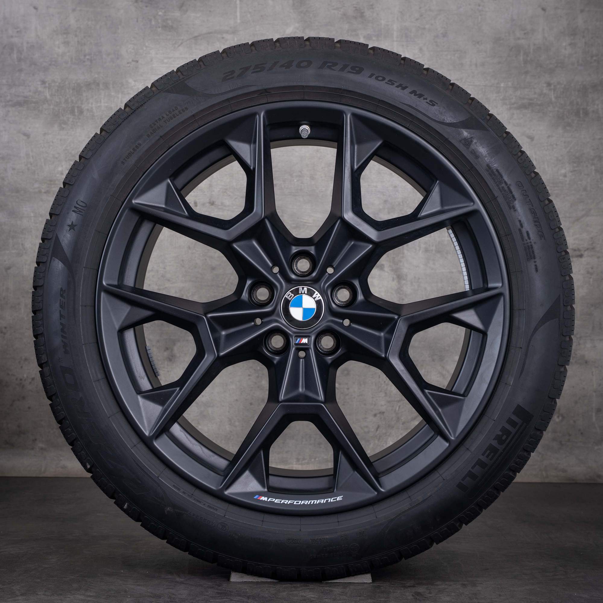 Oryginalne koła zimowe do BMW serii 5 i5 19 cali felgi G60 G61 stylizacja 942 M 5A324F4 5A324F5 matowa czerń