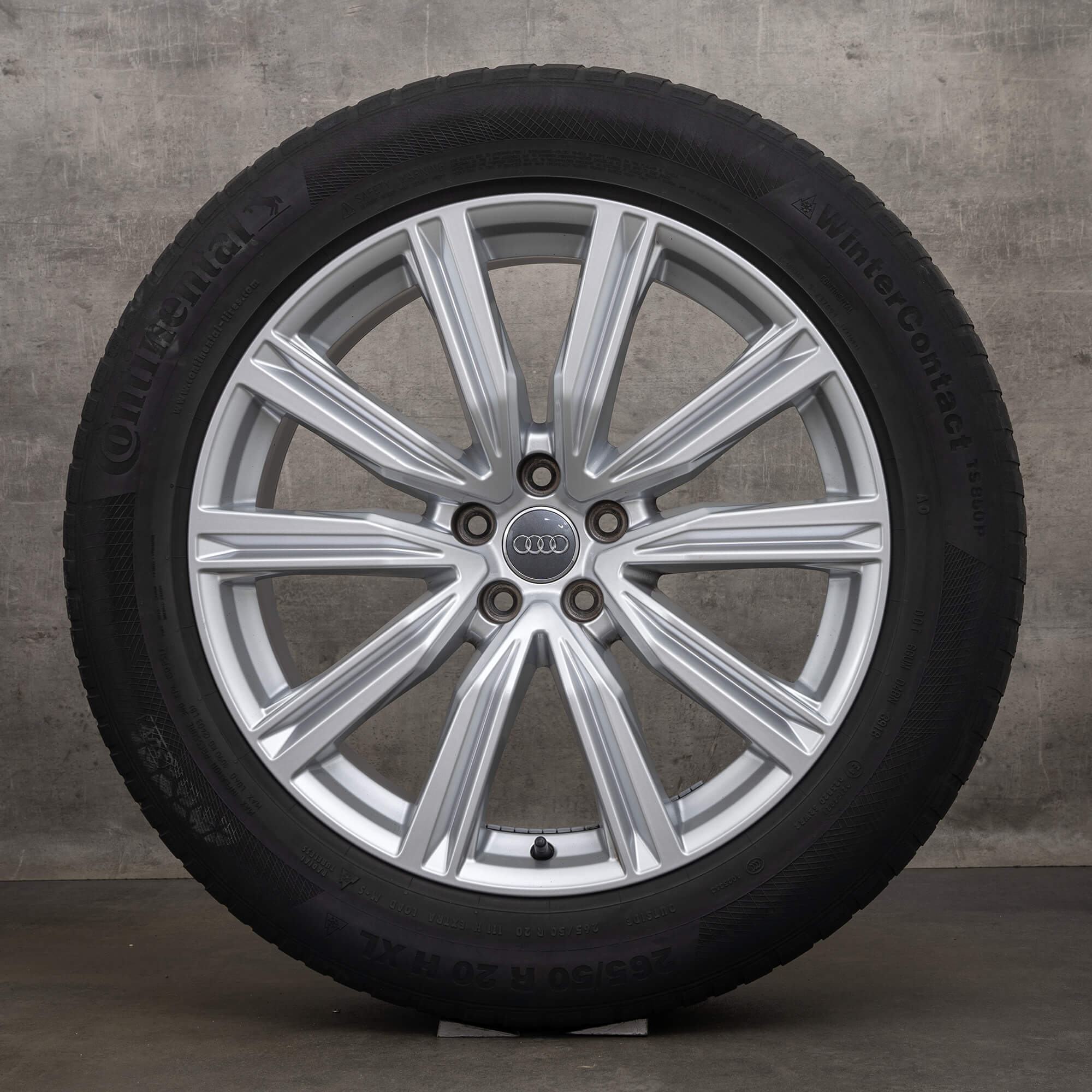 Original Audi Q8 SQ8 4M 20 Zoll Winterreifen Felgen 4M8601025T silber Winterräder