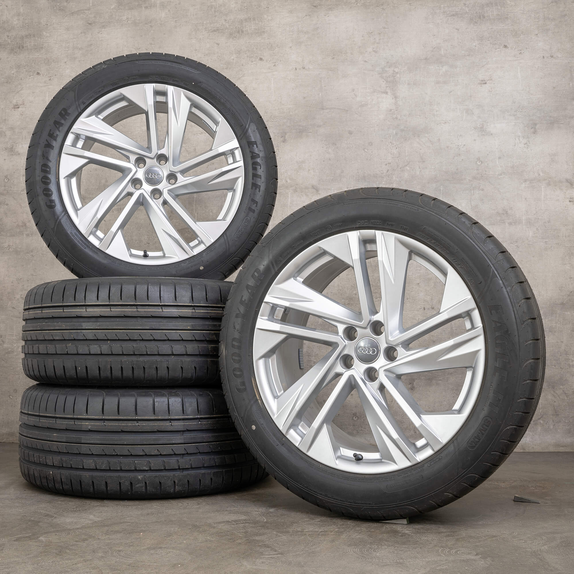 OEM Audi Q7 rims 20 inch 4M summer tires 4M0601025BQ turbines silver wheels