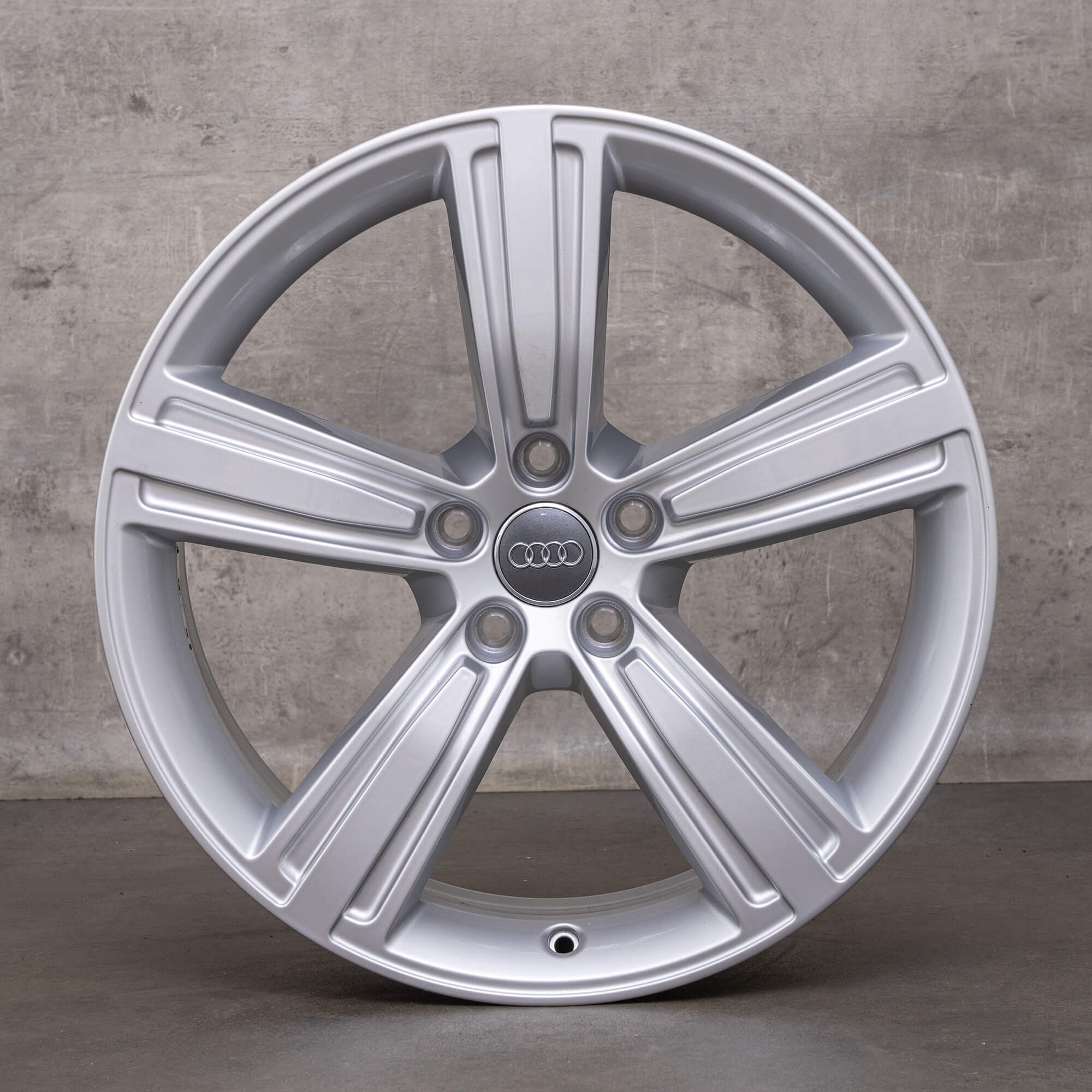 Original Audi A8 S8 Felgen 19 Zoll 4N D5 4N0601025J silber