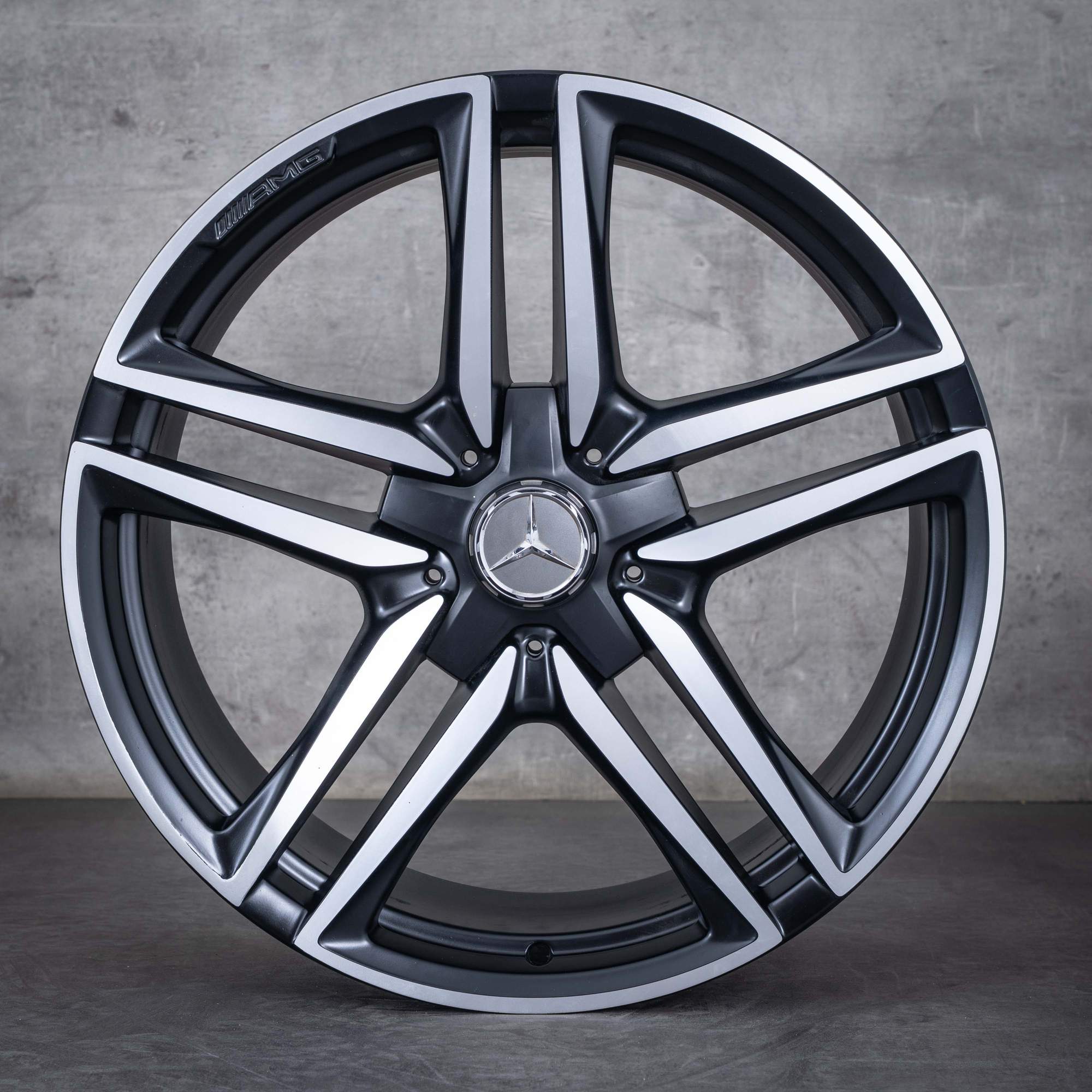Originale Mercedes Benz E-Klasse E63 & S AMG fælge 20 tommer W213 S213 sommerdæk A2134012800 A2134012900 sort mat højglans finish