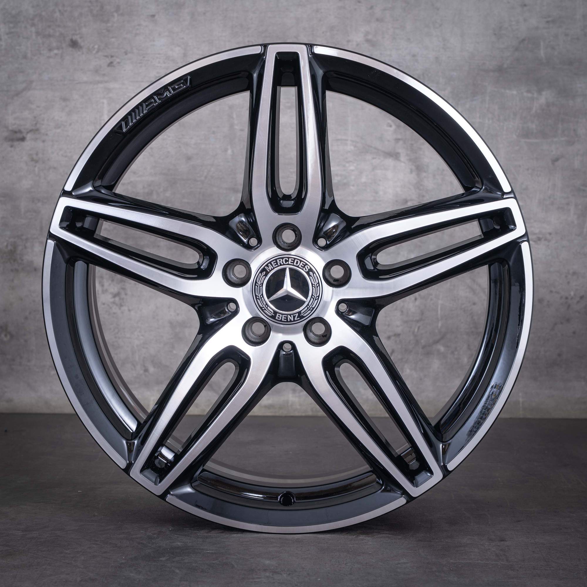 Original Mercedes Benz E-Klasse AMG Felgen 19 Zoll W213 S213 C238 A238 A2134012000 schwarz front glanzgedreht NEU
