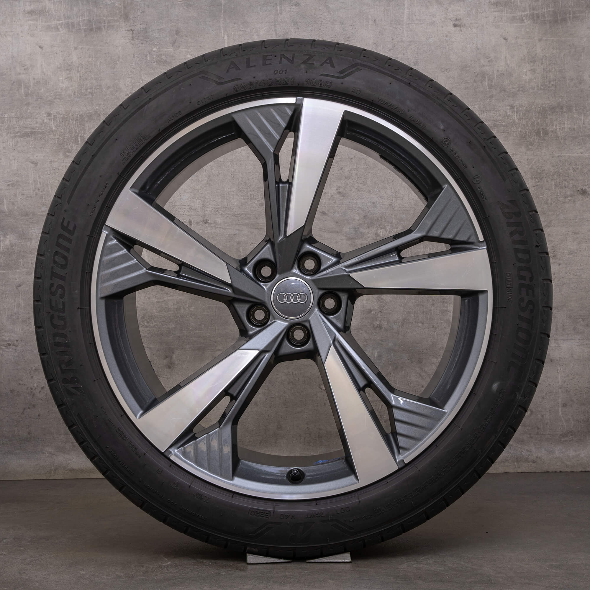 Originale Audi SQ8 e-tron fælge 21 tommer GE sommerhjul 4KE601025H antracit blank drejet