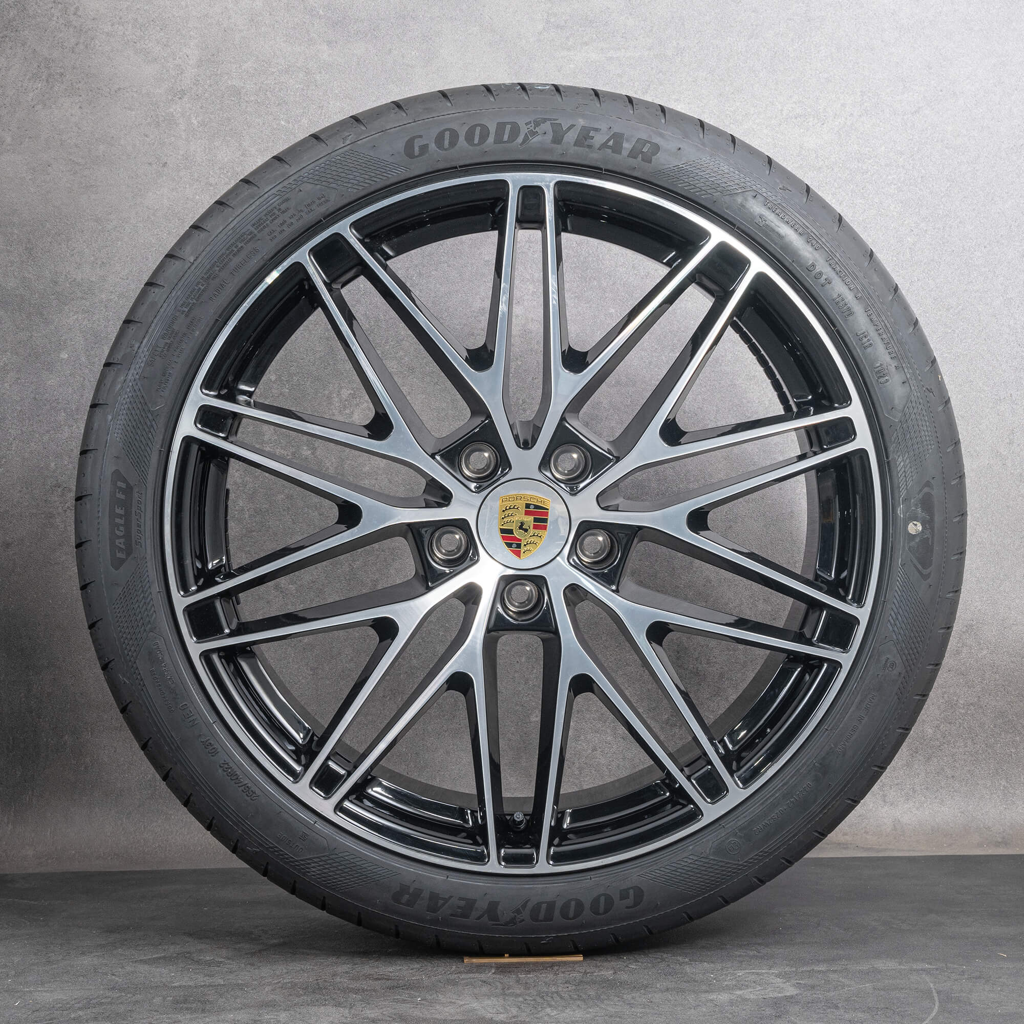 Original Porsche 22 pulgadas RS Spyder Design Macan H2 95C044660H Neumático de verano nuevo