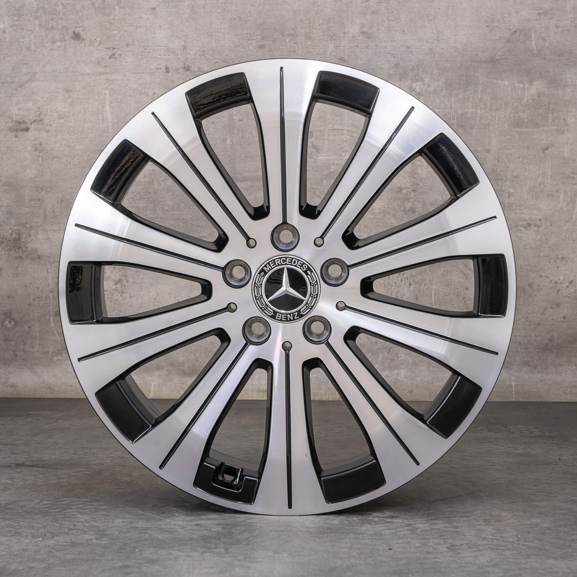 Alkuperäiset Mercedes Benz EQA EQB vanteet 18 tuuman H243 X243 A2434010000 musta kiillotettu.