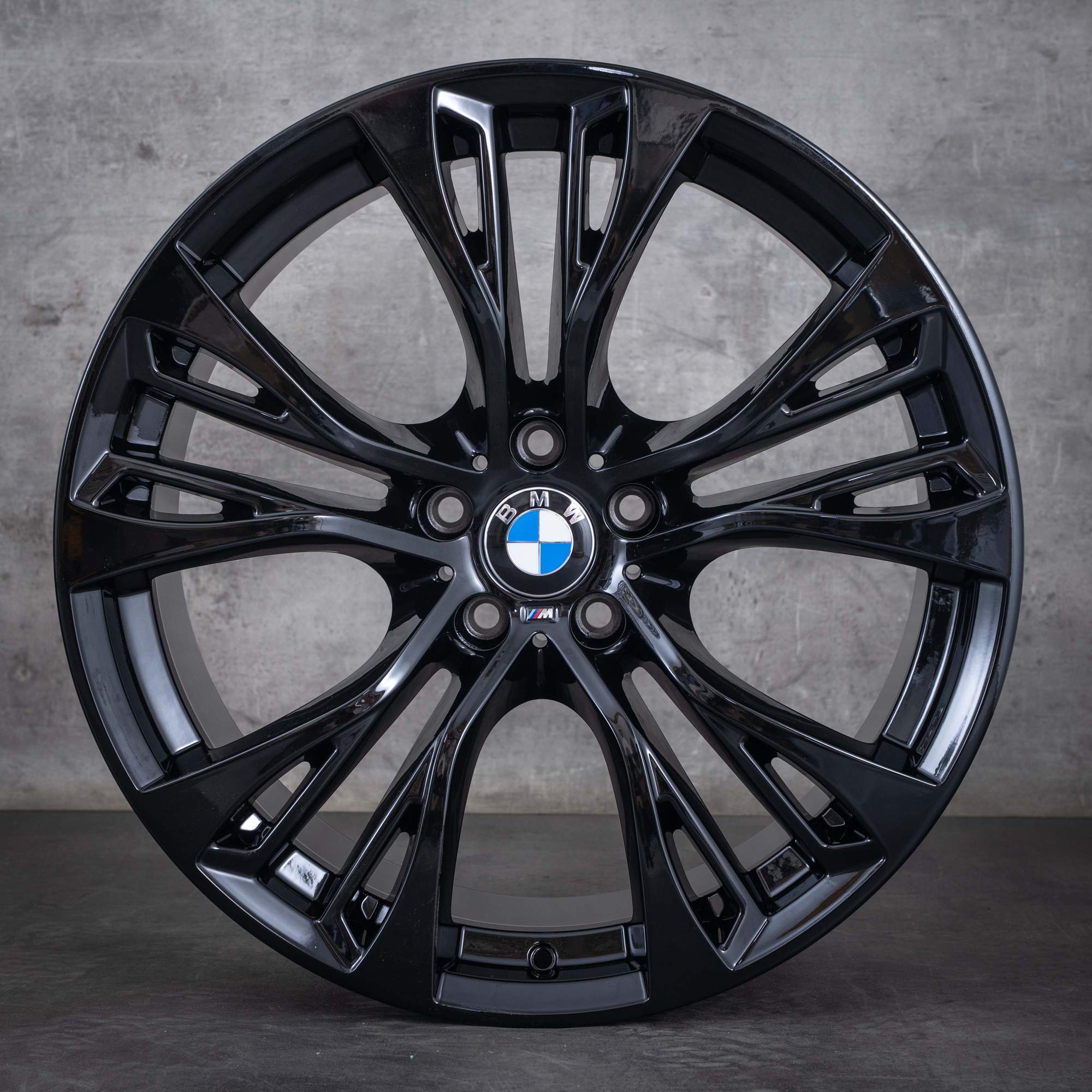 Originalní ráfky na auto BMW X5 X6 21 palců E70 F15 E71 F16 Styling 599 M 6859423 6859424 černé lesklé