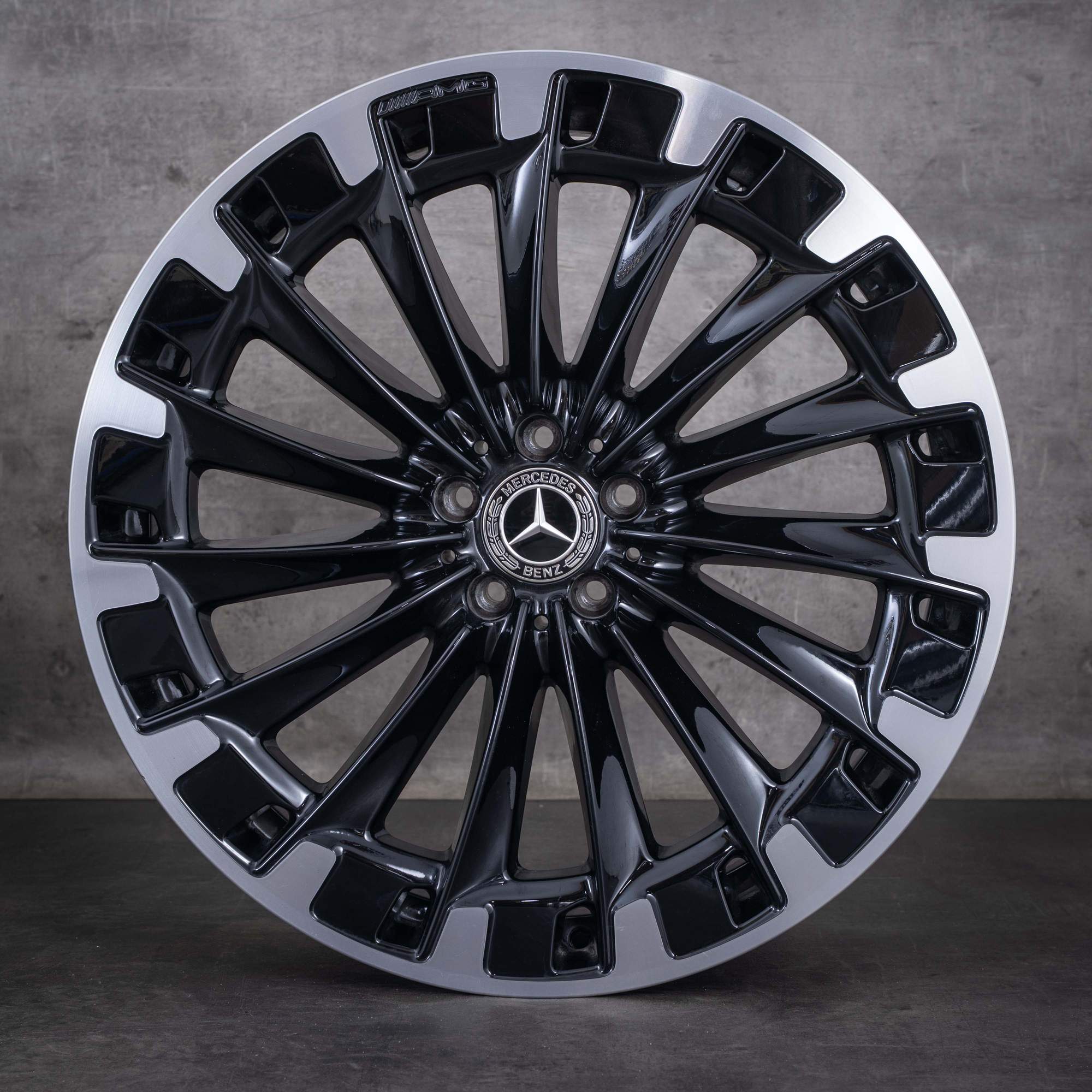 OEM Mercedes-Benz EQS AMG 22inch SUV rims X296 A2964011800 Black Front diamond cut - rim 3 of 4