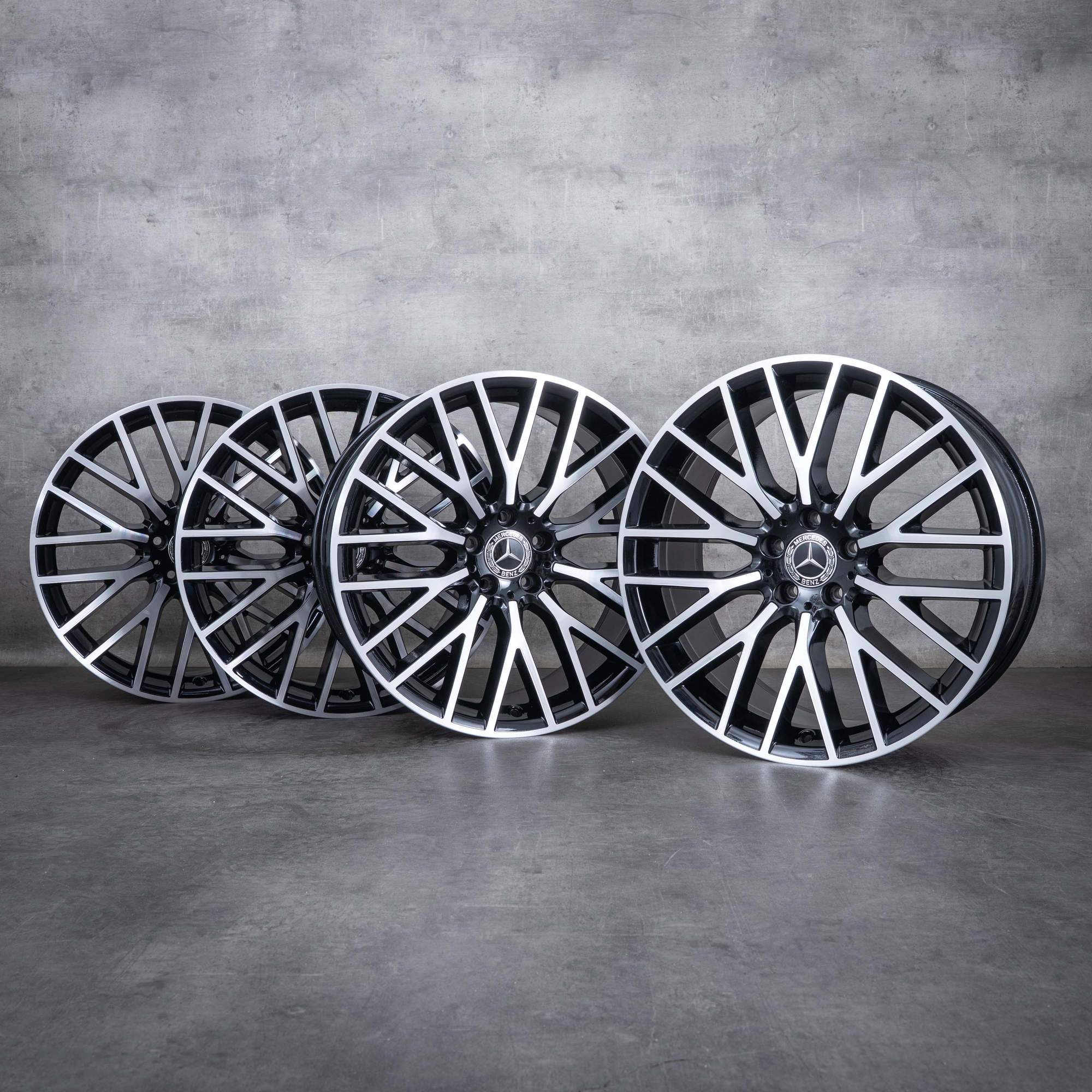 Alkuperäiset Mercedes Benz S-sarjaa edustavat vanteet 20 tuumaa, W223 V223 A2234013800, musta kiillotettu.