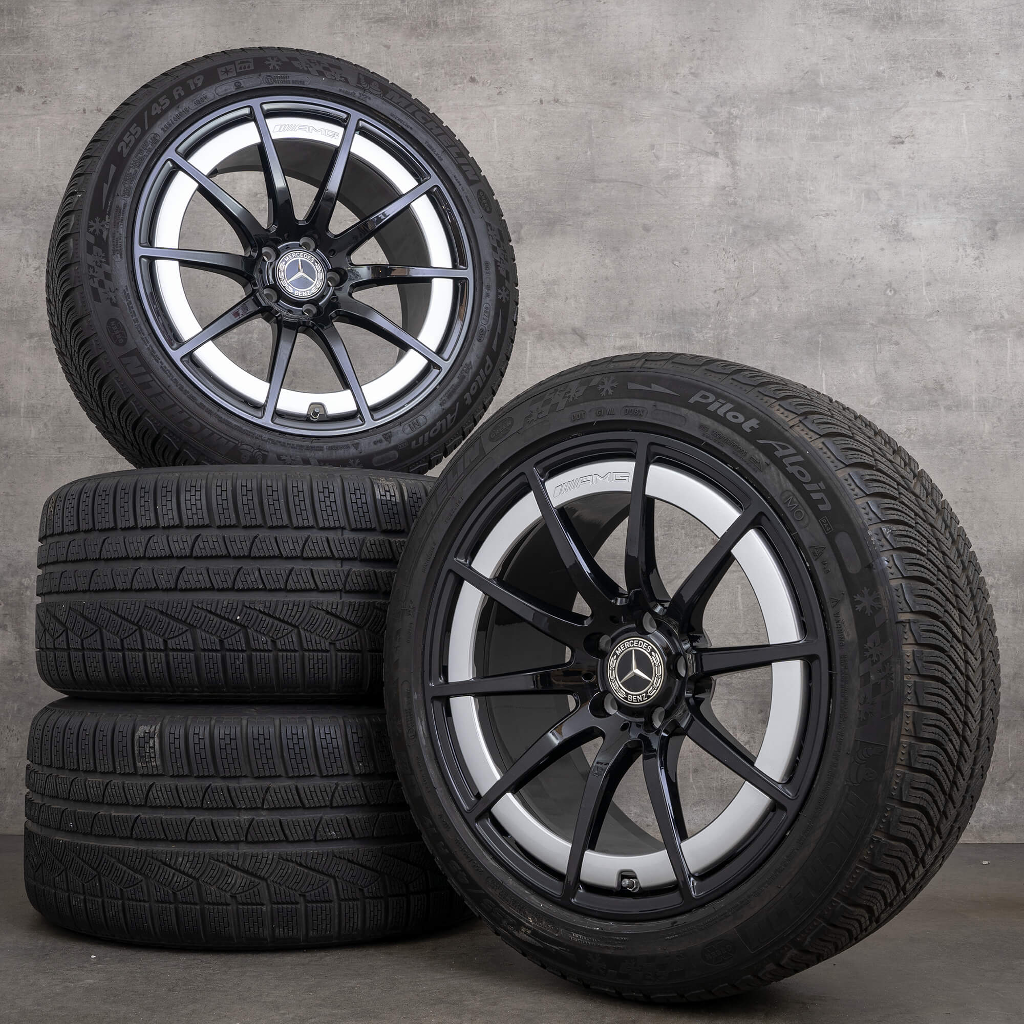 Originalní zimní pneu s disky Mercedes Benz GT 43 53 63 & S 4Matic AMG 19palcové čtyřdveřové ráfky X290 A2904010000 A2904010100 černostříbrná