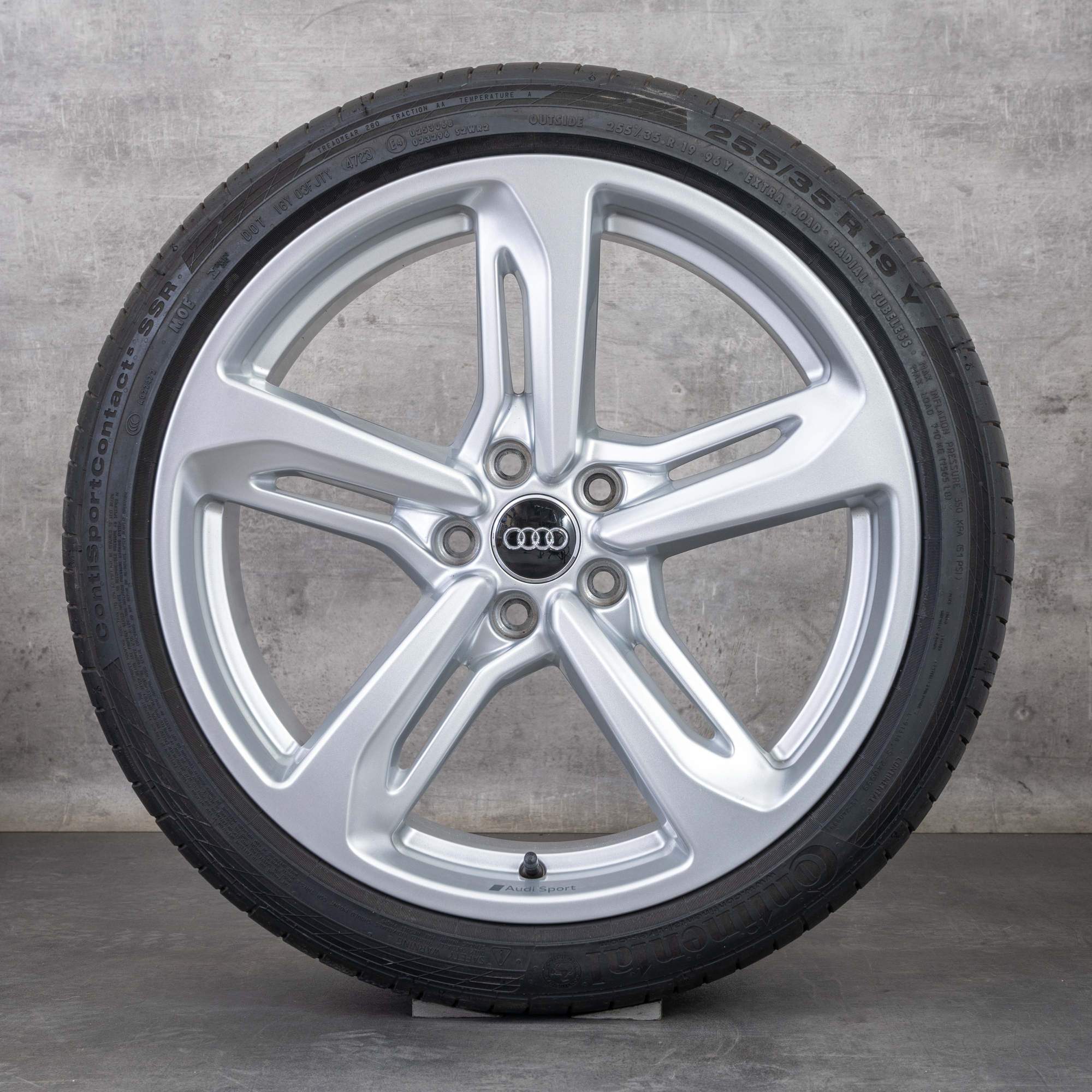 Alkuperäiset Audi A5 S5 vanteet 19 tuuman F5 8W B9 kesäpyörät 8W0601025CD Blade Design hopea kiiltävä