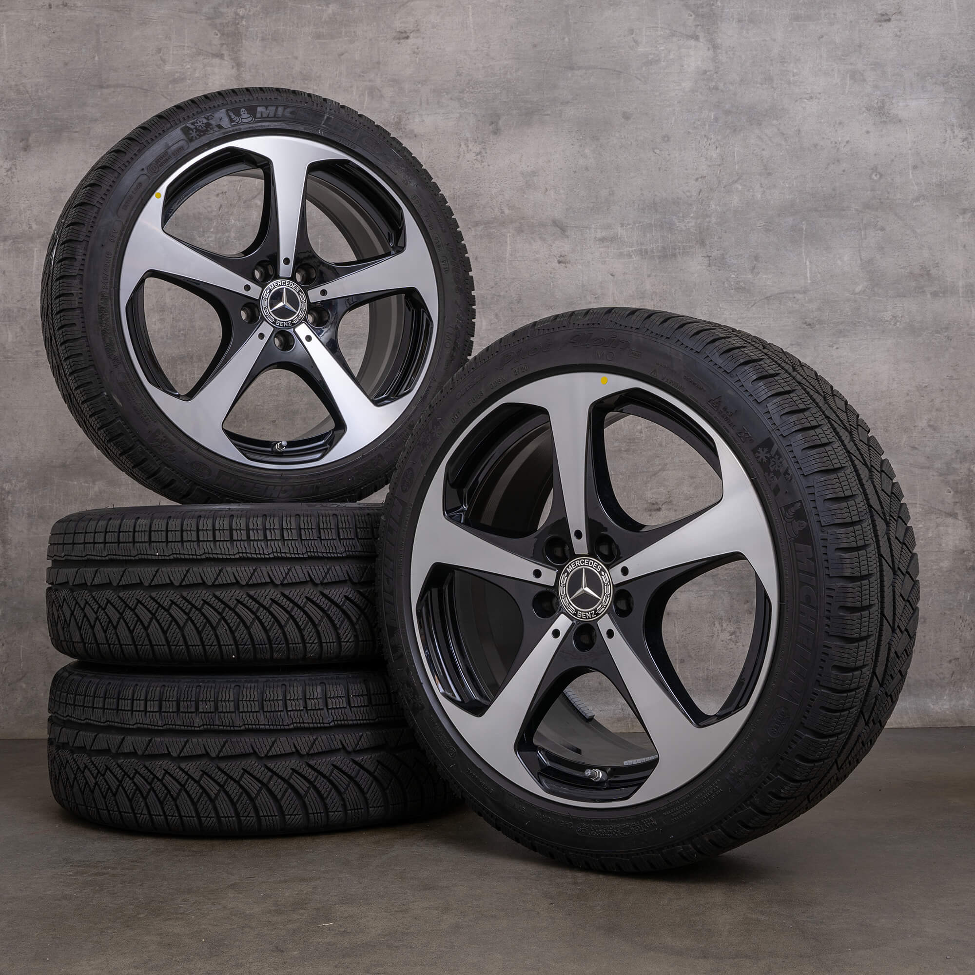 Originale Mercedes Benz Classe C ruote invernali 18 pollici W205 S205 A205 C205 cerchi A2054014600 A2054014700 nero lucido trasformato