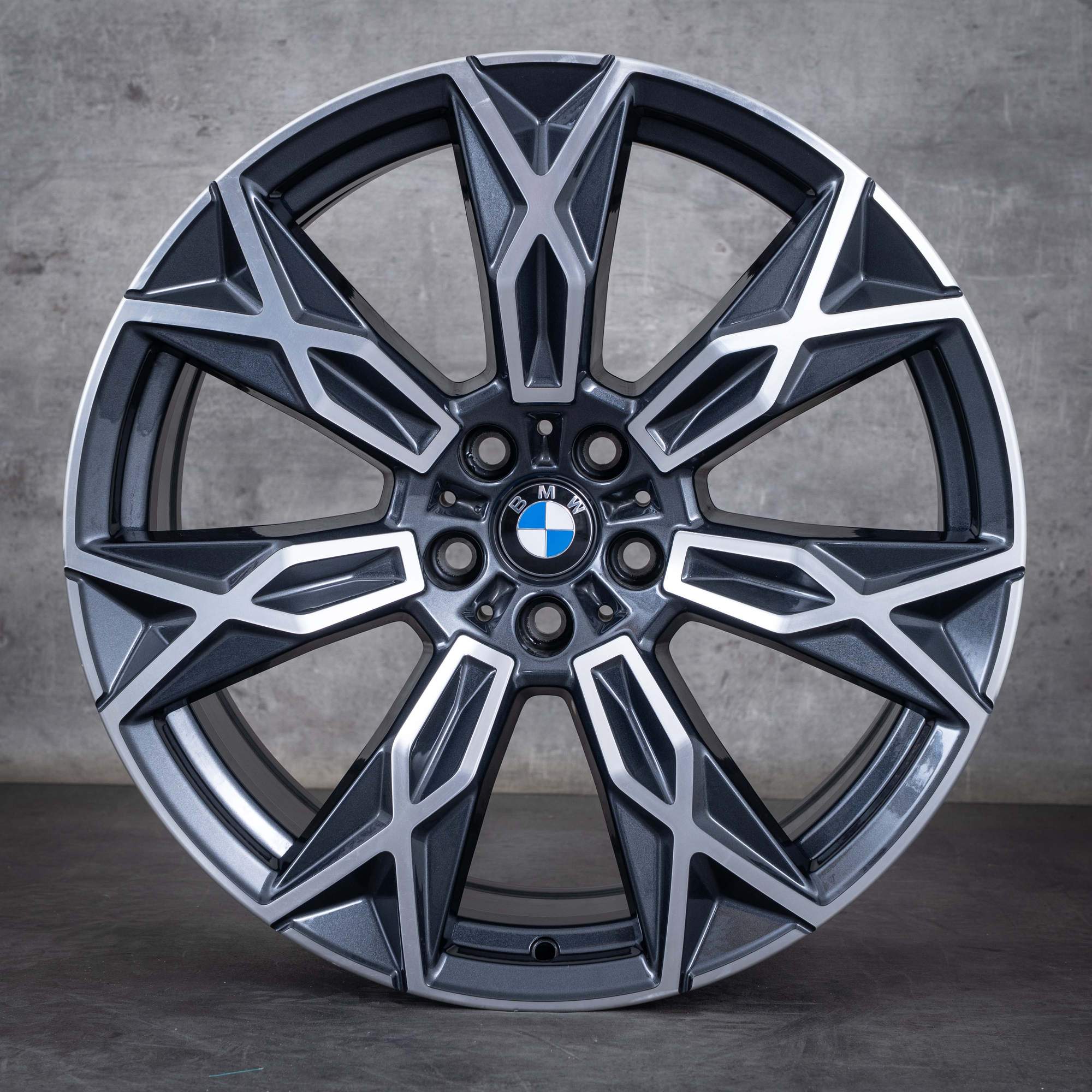 Oryginalne felgi BMW serii 7 i7 X3 20 cali G70 G45 Styling 905 5A19DE4 5A19DE5 midnight grey Polerowane