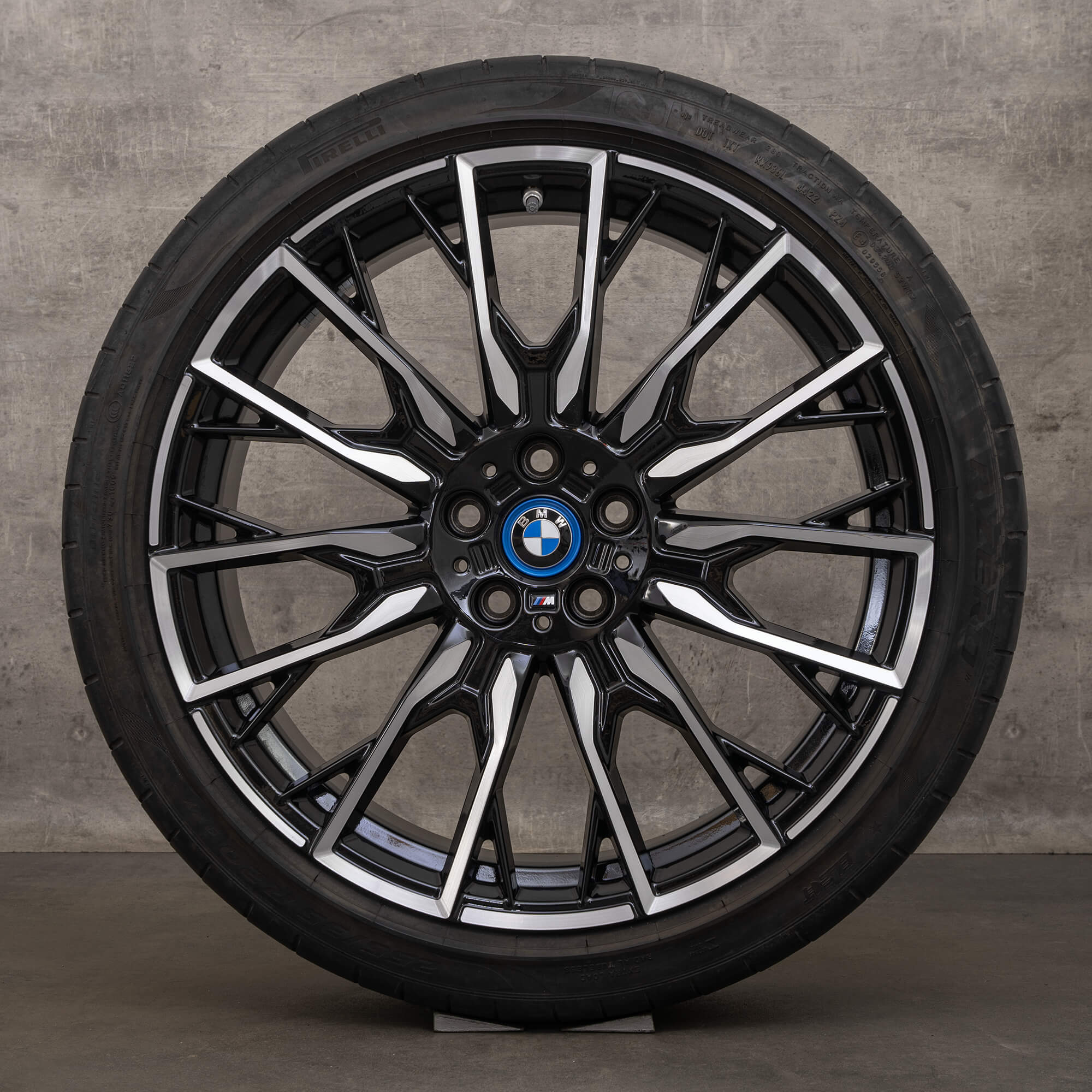 Original BMW i4 G26 20 tums sommardäck fälgar 868 M 5A130F0 5A130F3 svart