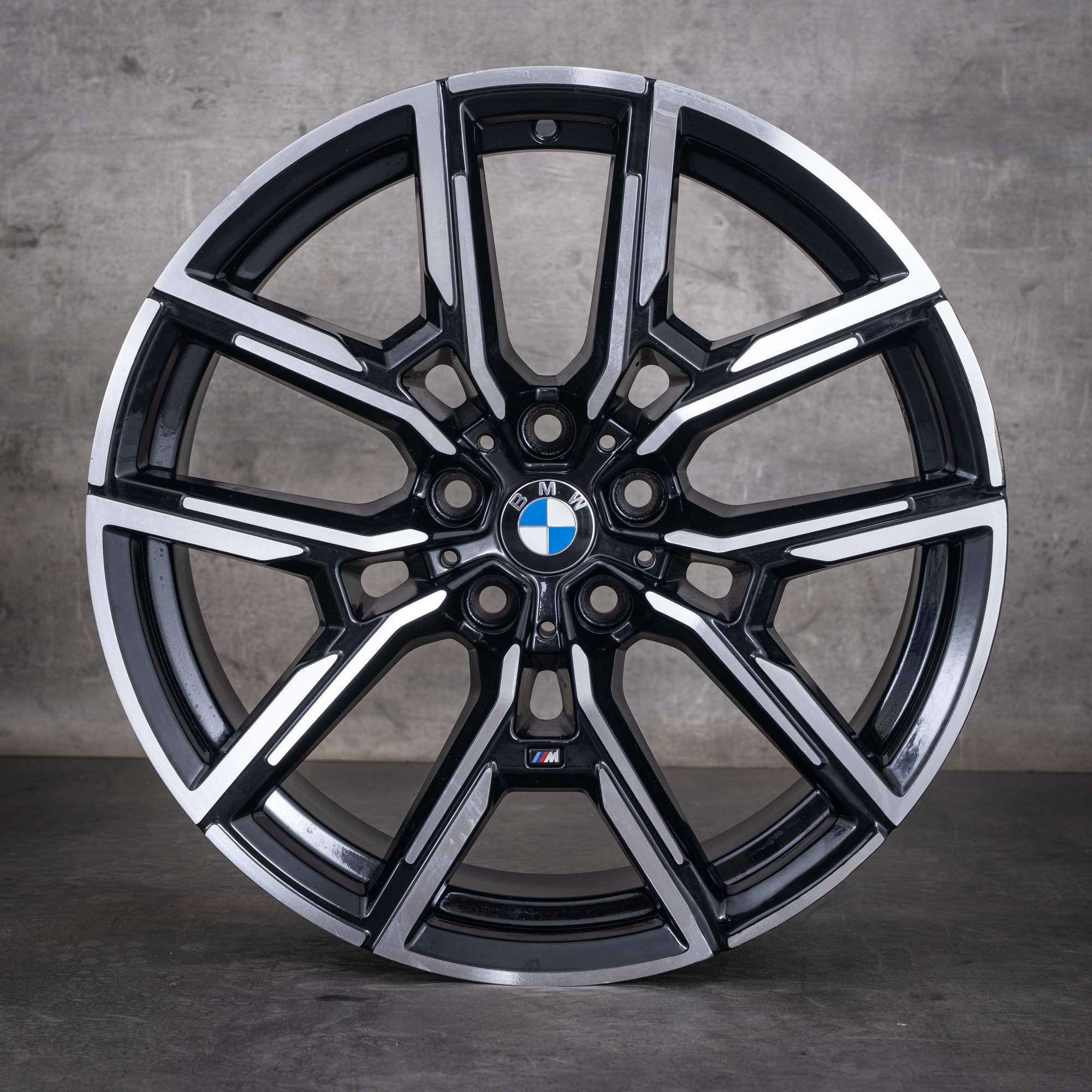 Oryginalne felgi BMW serii 4 i4 19 cali G26 Gran Coupe – koła letnie, stylizacja 859 M 8747304 8747305, czarne, Polerowane na wysoki połysk