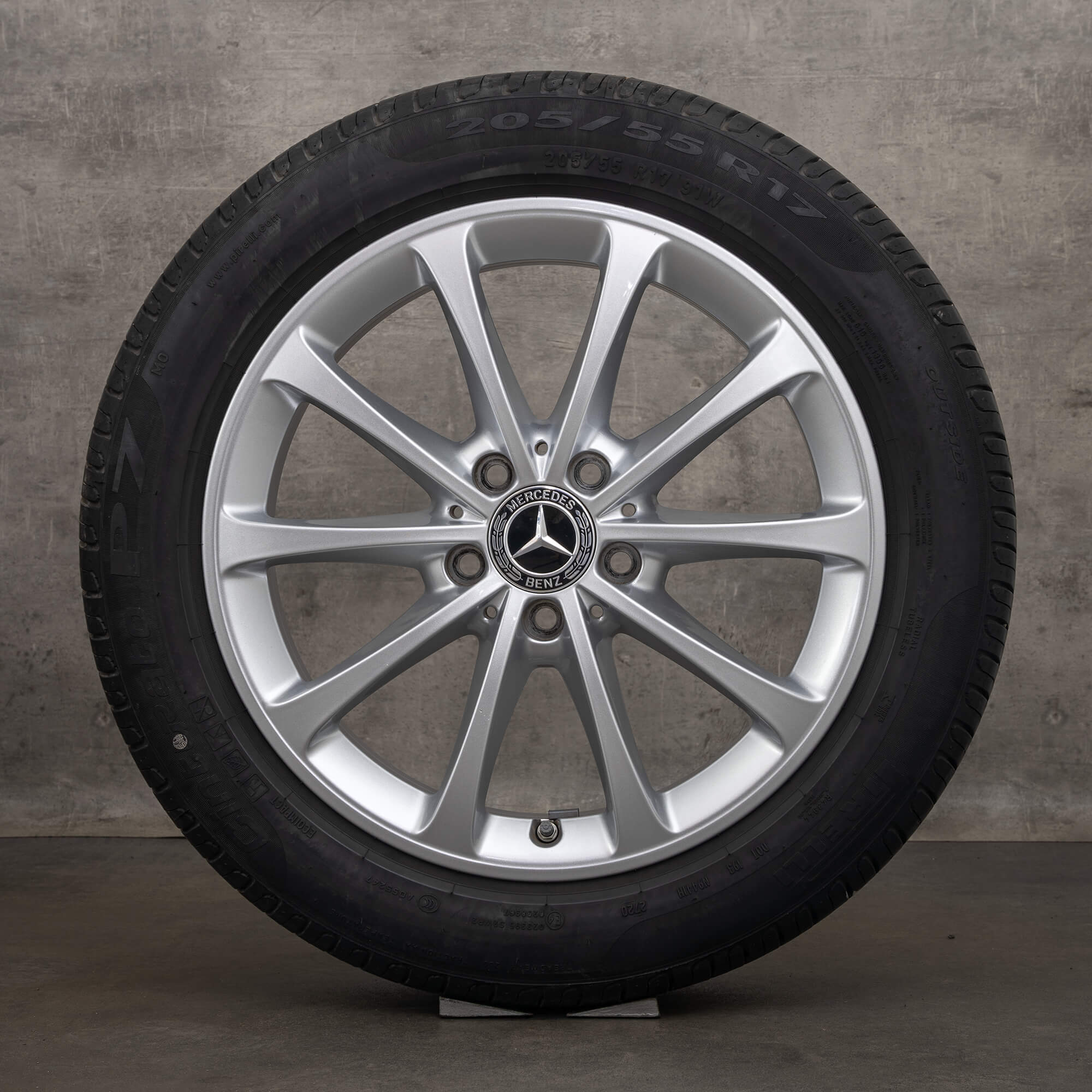 Alkuperäiset Mercedes Benz A B-sarja CLA talvirenkaat 17 tuuman W177 W247 C118 X118 vanteet A1774010300 hopea