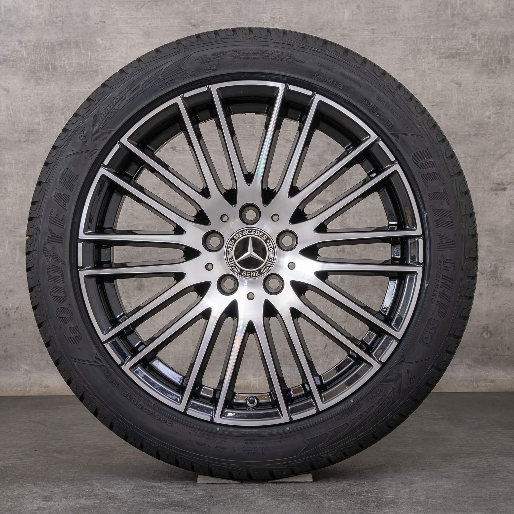 Oryginalał Mercedes Benz Klasa C opony zimowe 18 cali W206 S206 Felgi A2064014900 czarny Polerowane