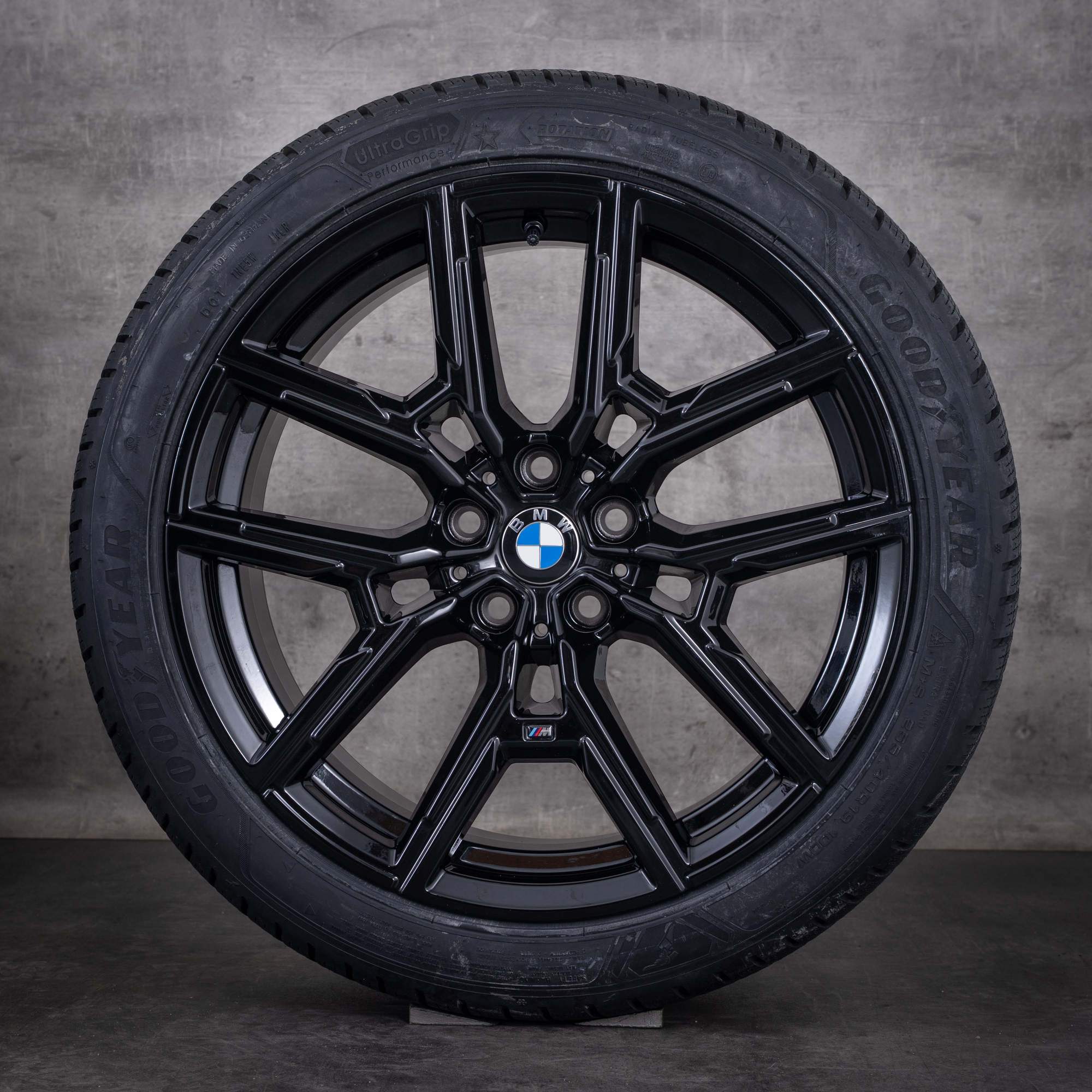 Alkuperäiset BMW 4-sarjan i4 talvirenkaat 19 tuumaa G26 Gran Coupe -vanteet malli 859 M 8747304 8747305 kiiltävä musta