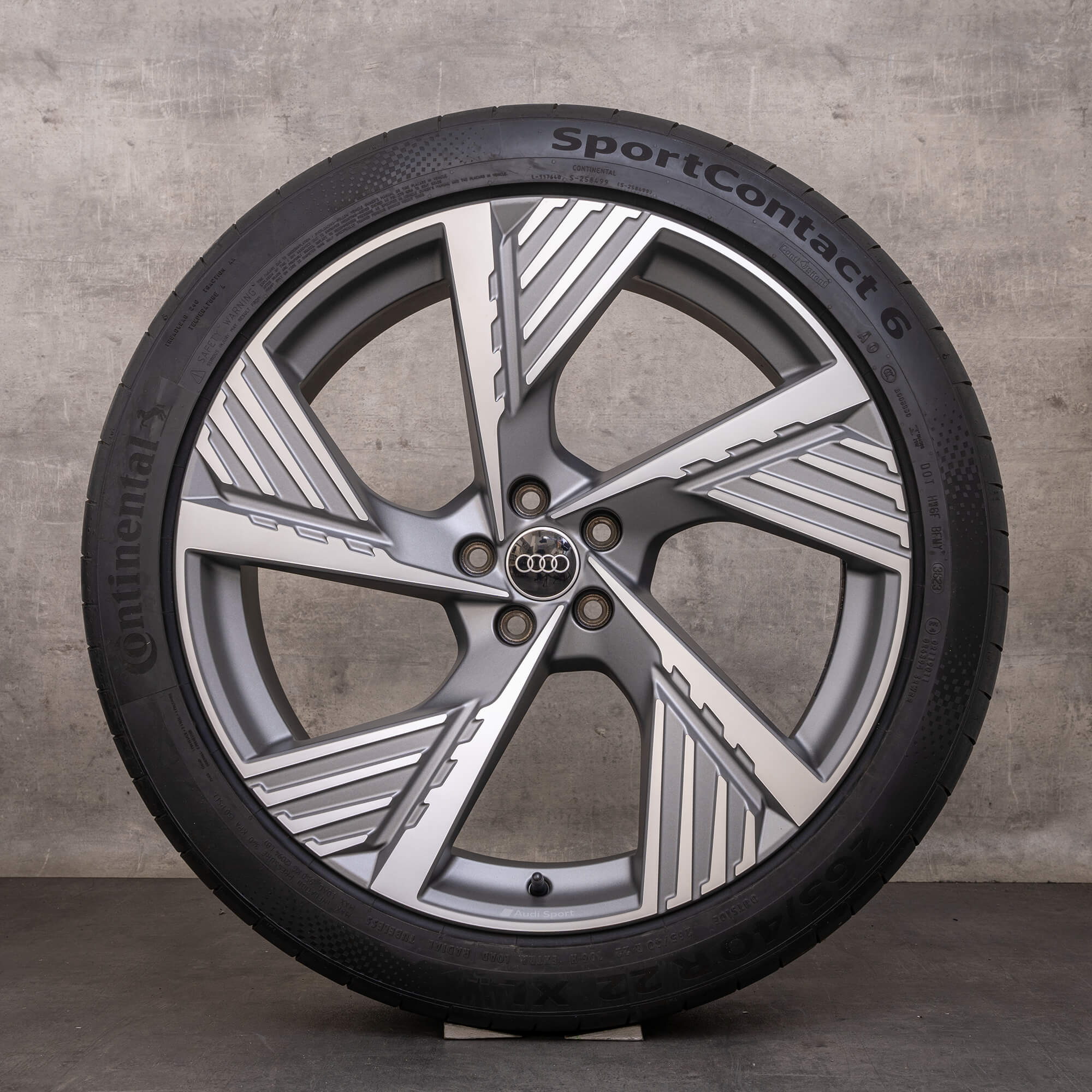 Originele Audi Q8 e-tron winterwielen 22 inch GEN GEA & Sportback velgen 4KE601025B titanium mat glanzend gedraaid