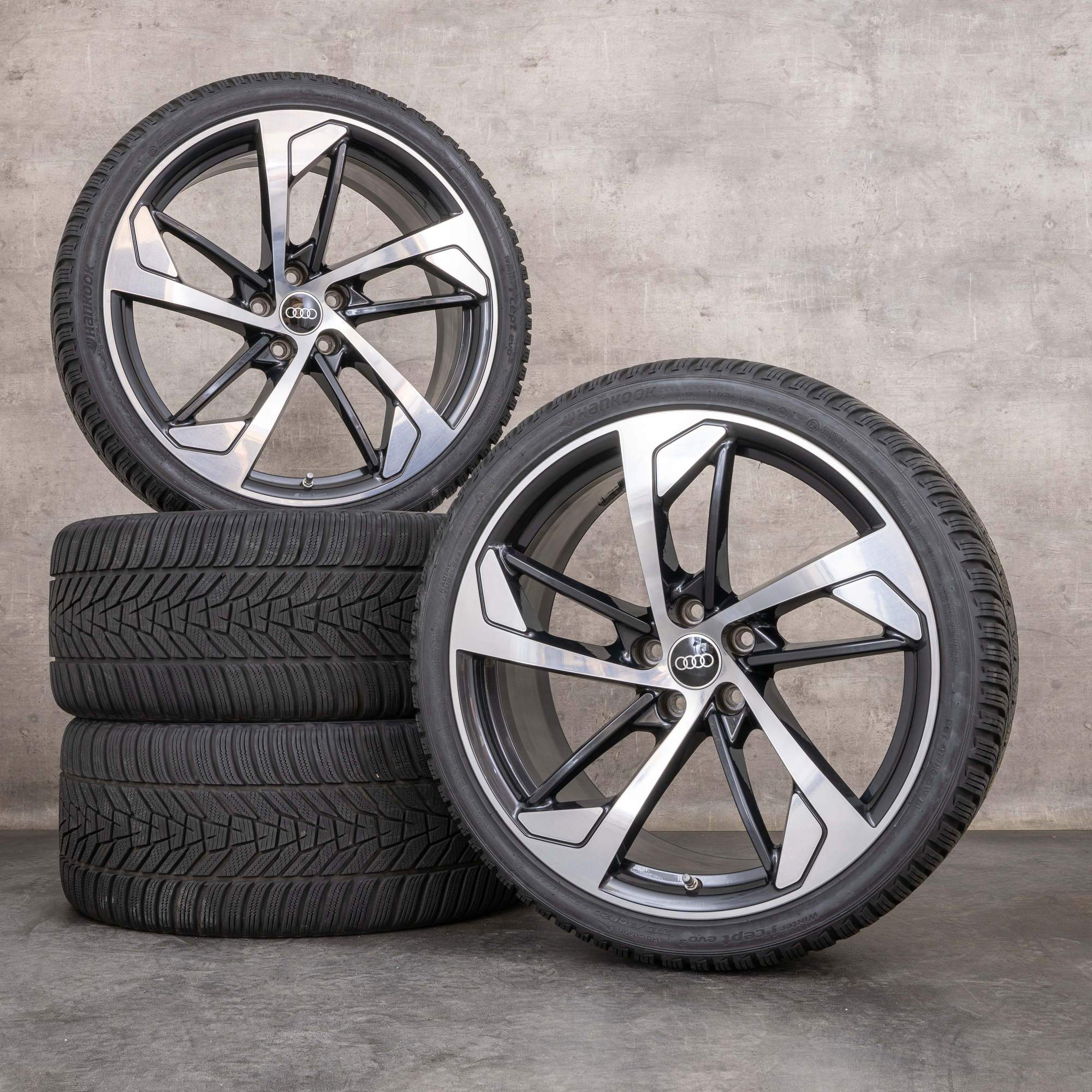 Original Audi RS4 RS5 vinterhjul 20 tum 8W B8 B9 fälgar 8W0601025CL granitpolerad