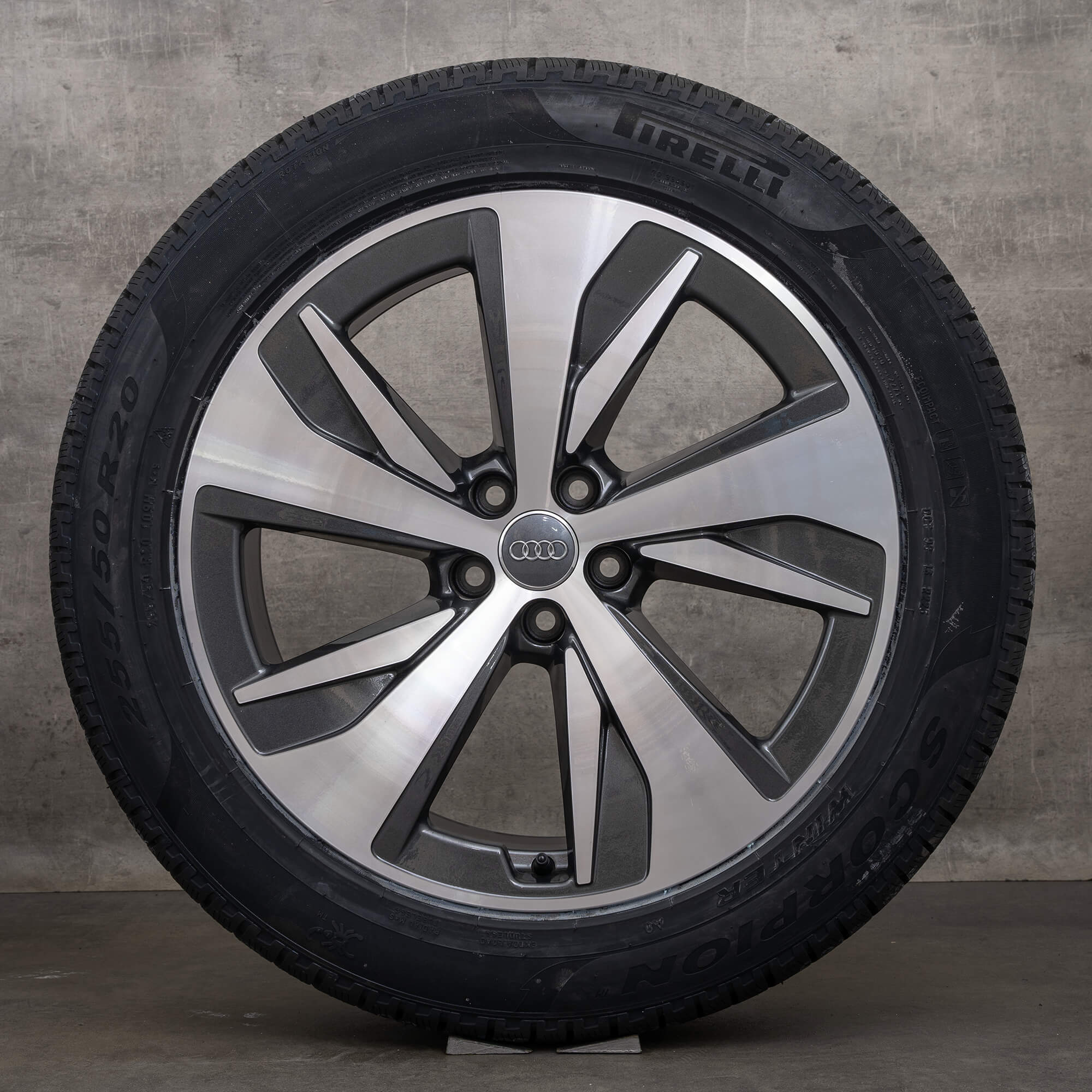 Oryginalne koła zimowe do Audi e-tron GE Q8 20 cali felgi 4KE 4KE601025AF kolor antracytowy diamond cut NOWE
