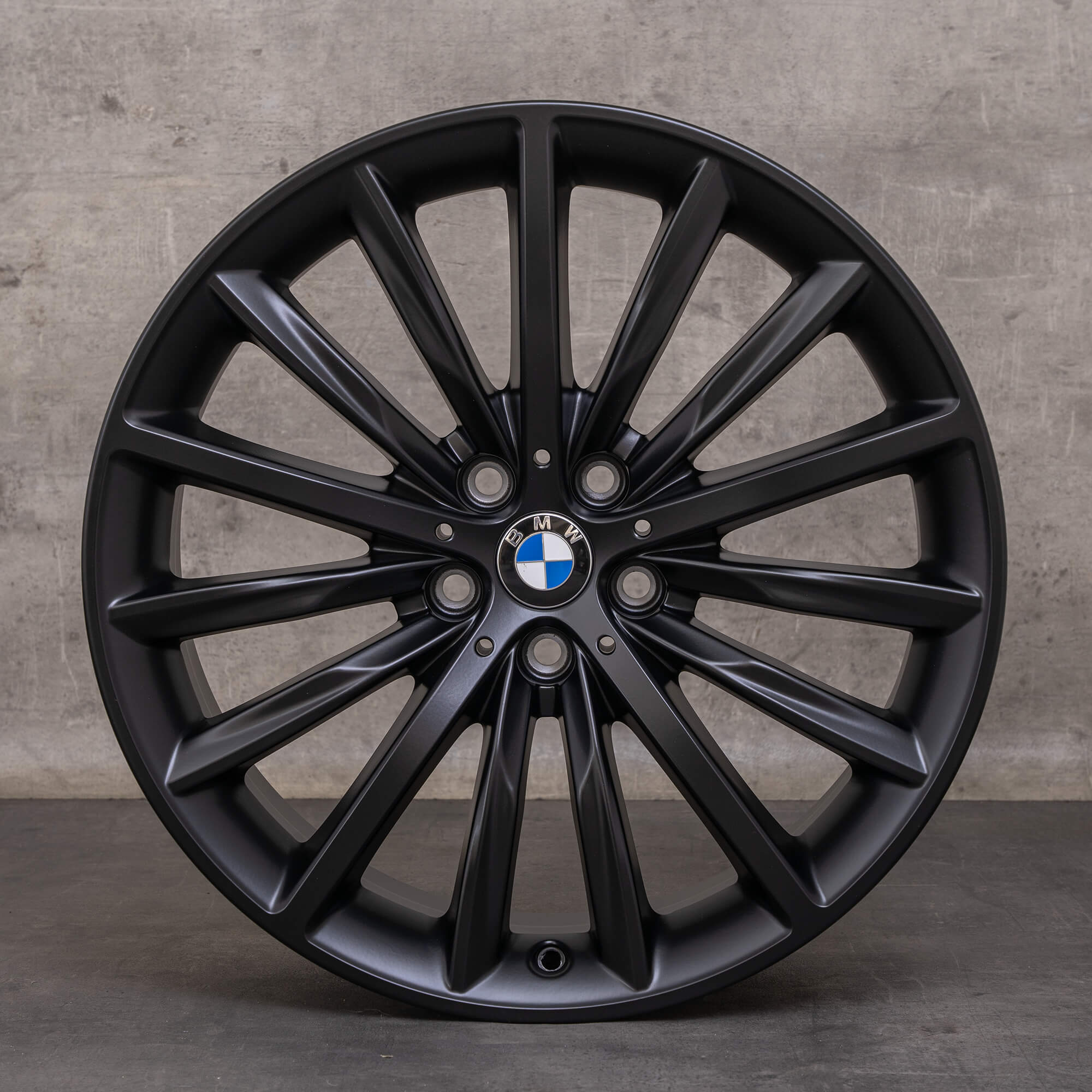 OEM BMW 5 Series rims 19 inch G30 G31 Styling 633 multi-spoke