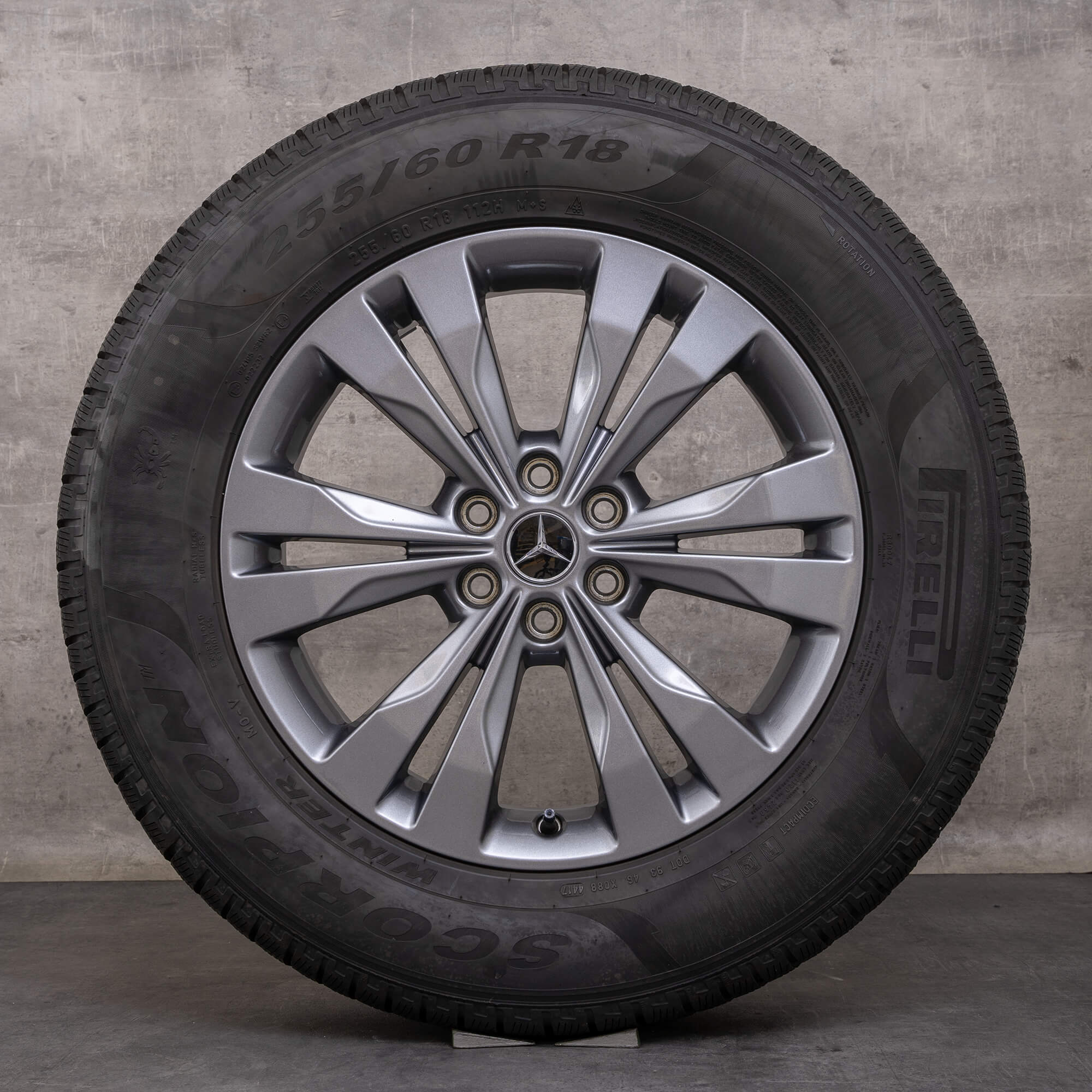 Originalní zimní pneu s disky Mercedes Benz Třída X 18 palcové ráfky W470 N83801 šedá