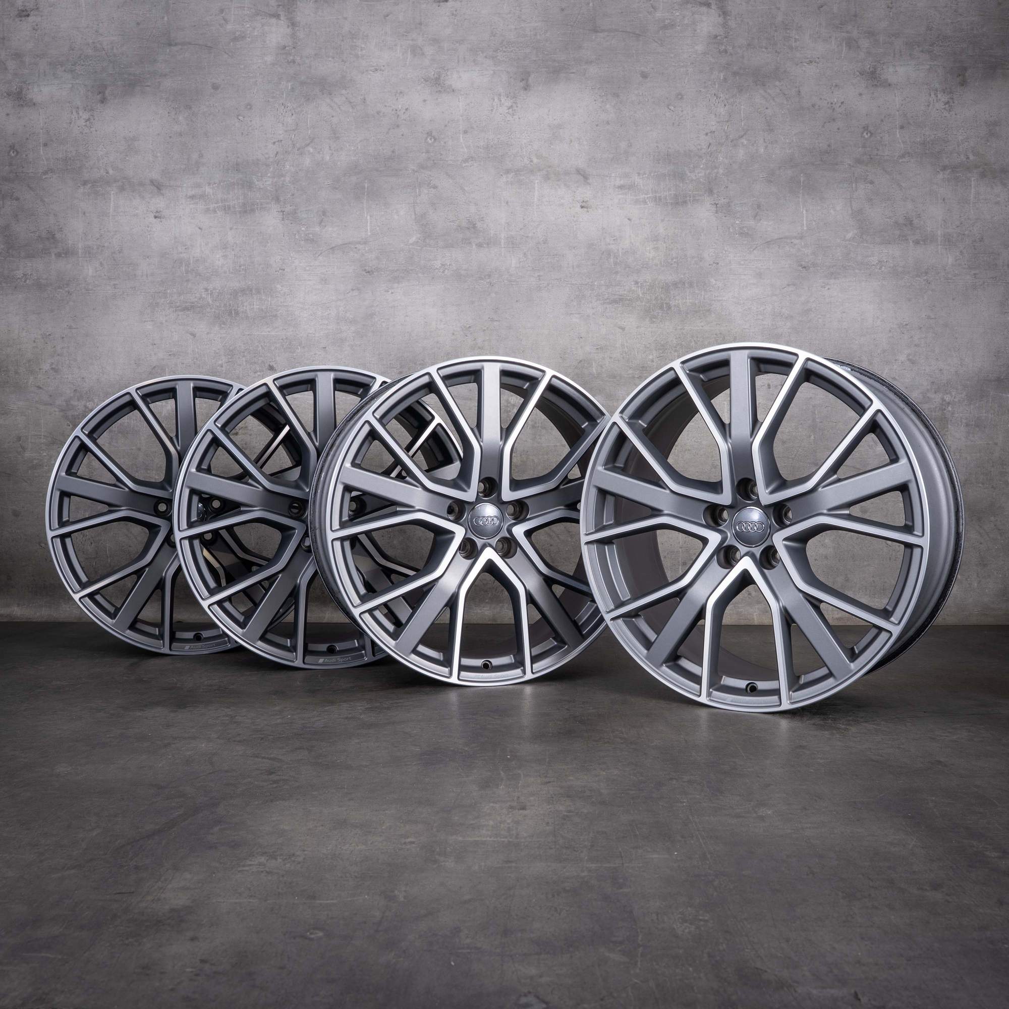 Originale Audi Q3-fælge 21 tommer F3 83A601025A titanmat foran diamond cut