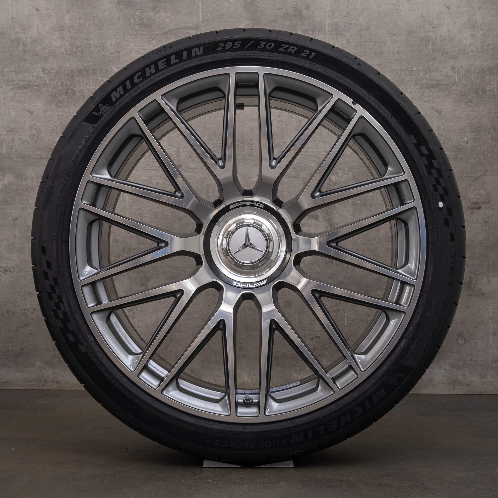 Original zimní pneu s disky Mercedes Benz AMG GT 21" ráfky na auto C192 A1924011900 A1924012000 himalaya šedá lesklá soustružená NOVÁ
