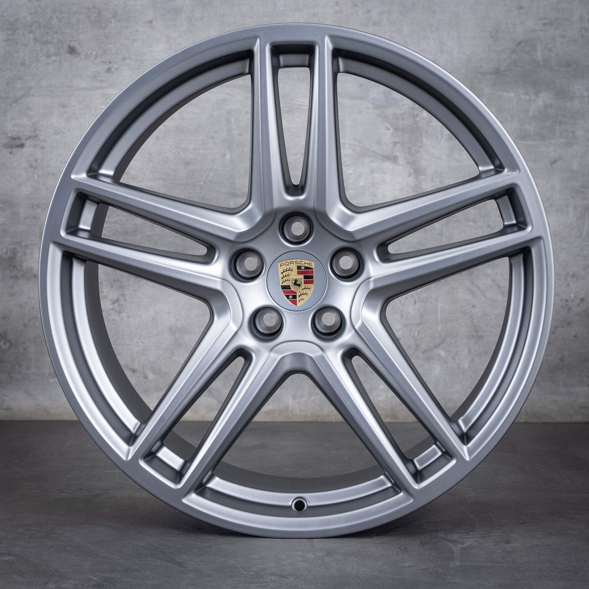 Alkuperäiset Porsche Macan II talvirenkaat 20 tuuman vanteet 95B601025DG 95B601025DK platinahopea matta