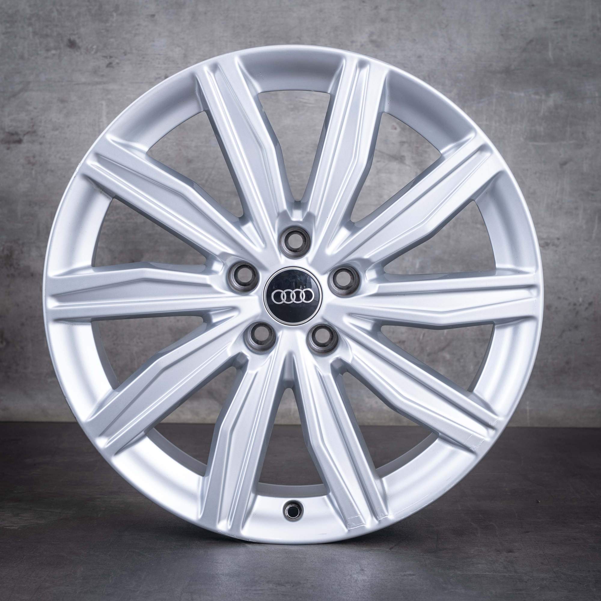 Ruote invernali originali Audi A6 S6 da 19 pollici 4K C8 4K0601025M argento lucido