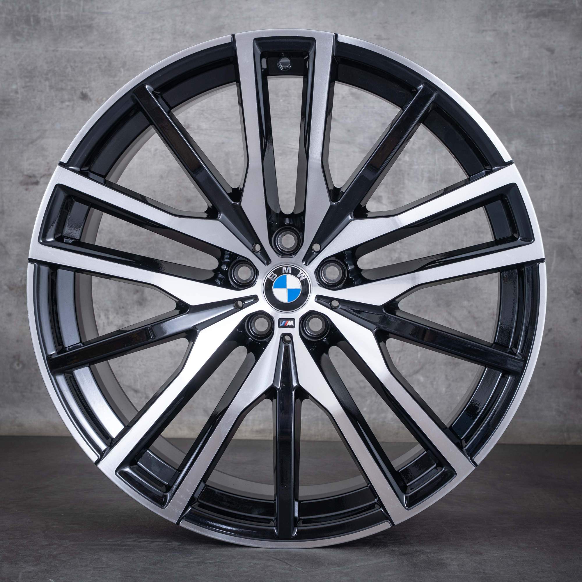 Oryginalał BMW X5 X6 felgi 22 cale G05 G06 koła letnie 742 M 8090013 8090014 czarne polerowane toczone