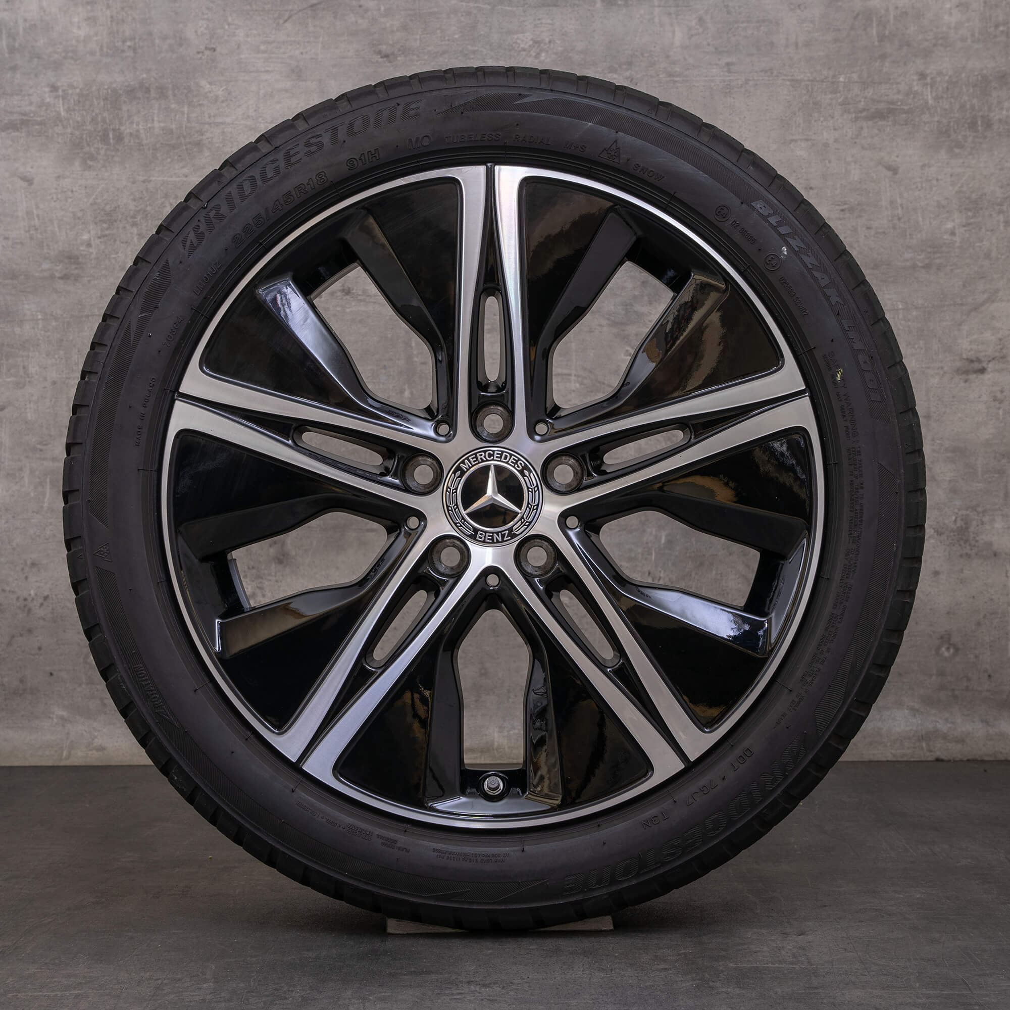 Orijinal Mercedes Benz A B Sınıfı CLA kış jant lastik 18 inç W177 V177 W247 C118 X118 jantlar A1774010500 siyah parlak tornalanmış