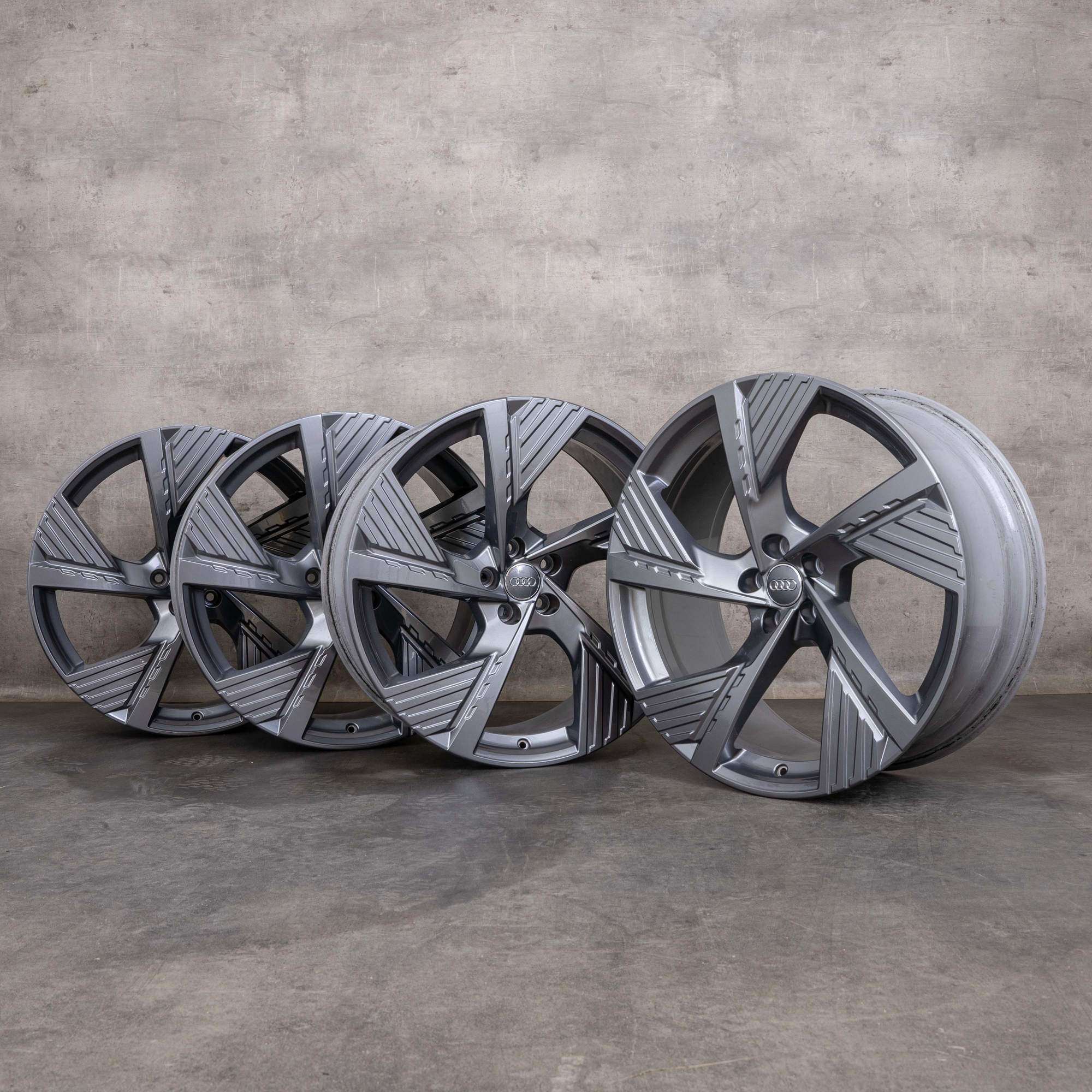 Originele Audi Q8 e-tron velgen 22 inch GEN GEA & Sportback 4KE601025B titanium