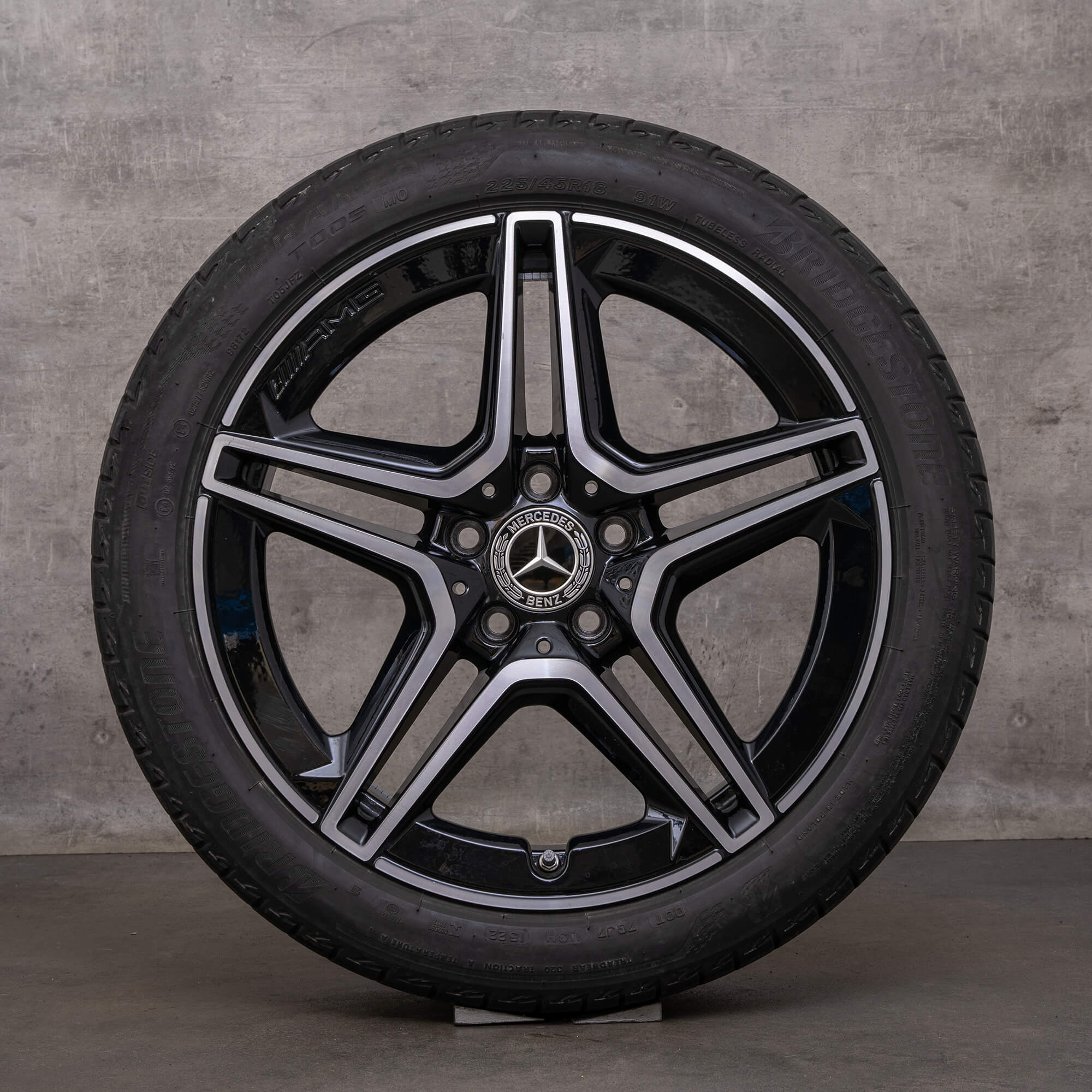 Orijinal Mercedes Benz A B Sınıfı CLA AMG jantlar 18 inç W177 V177 W247 X118 C118 yaz jantları A1774011500 siyah parlak tornalı