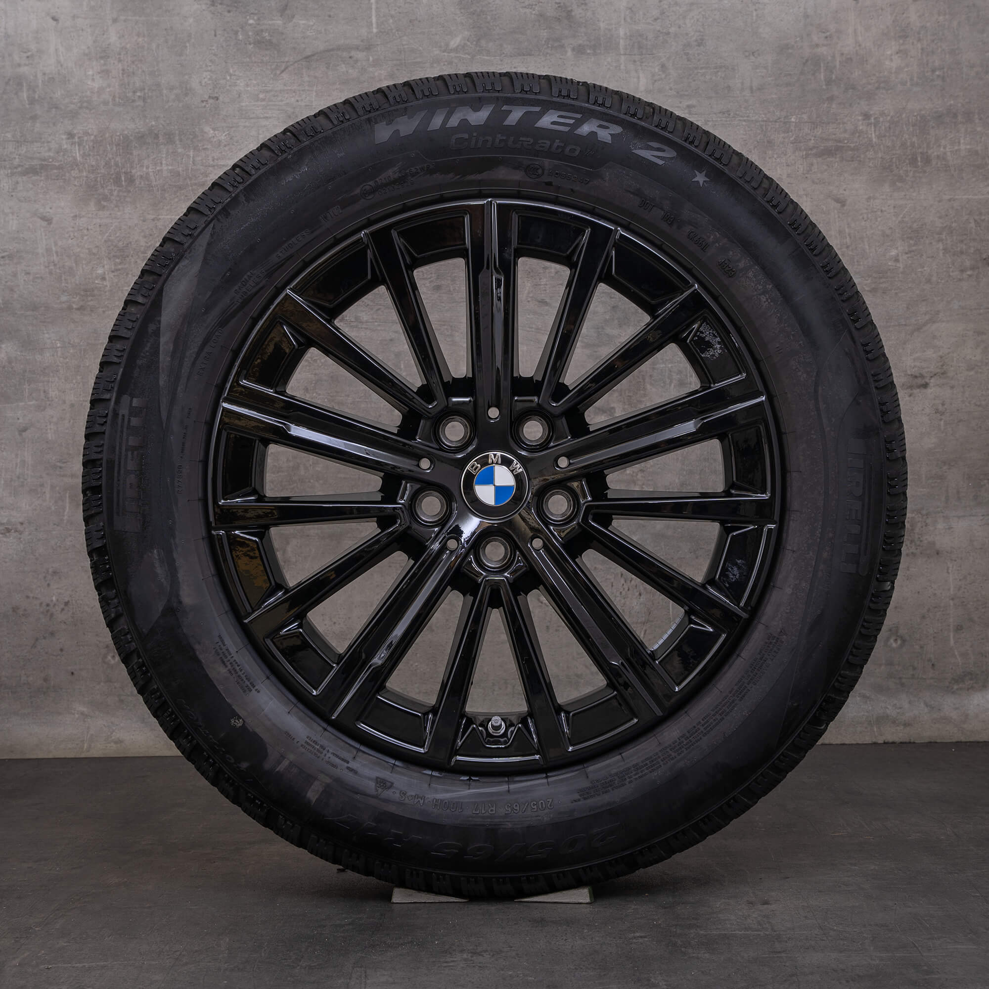 Alkuperäiset BMW 2-sarjan talvirenkaat 17 tuuman U06 Active Tourer -vanteet styling 833 V-spoke 6891174 jet black