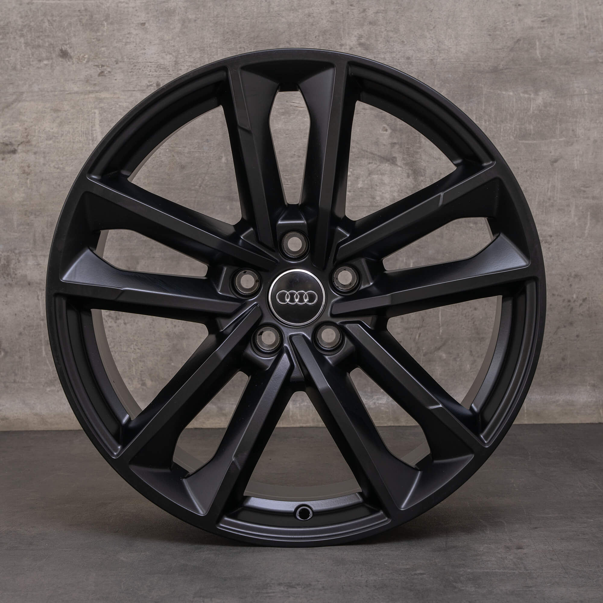 Originale Audi A5 S5 cerchi 19 pollici 8W B9 F5 8W0601025DC nero opaco