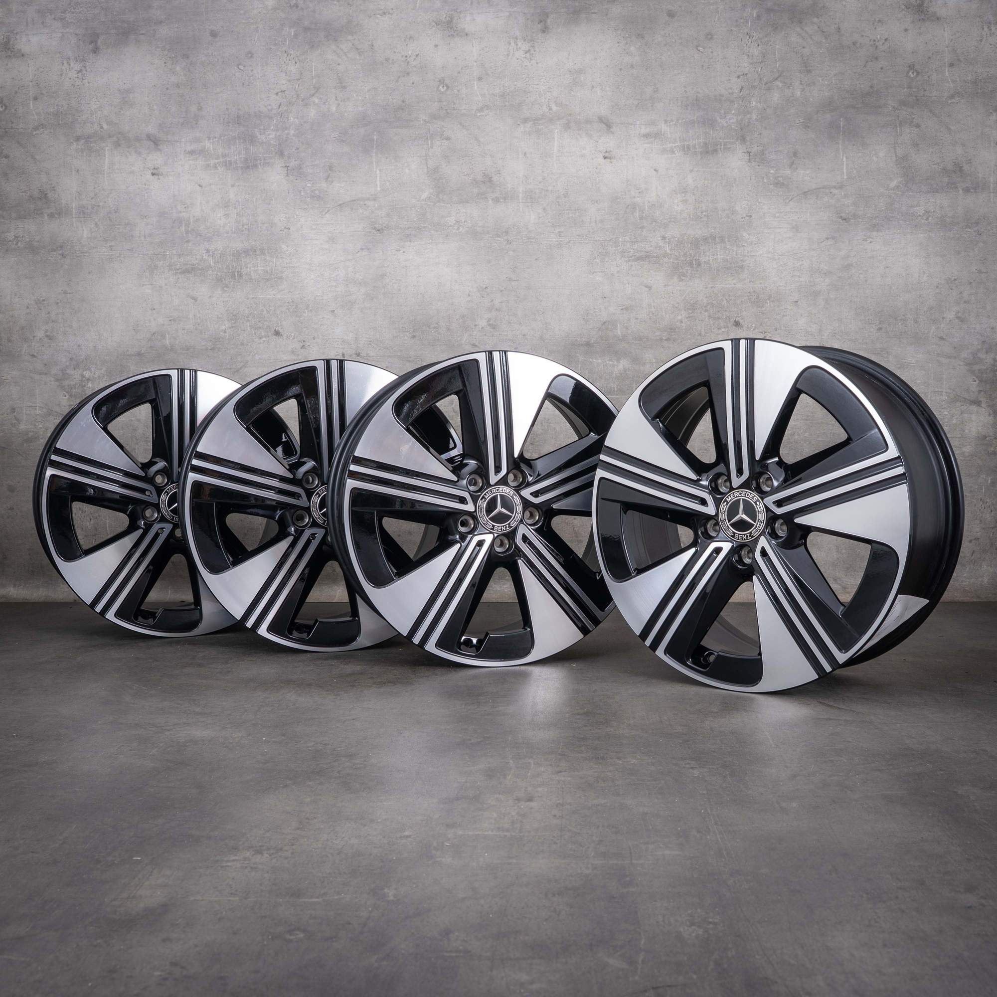 Originele Mercedes-Benz CLA velgen 18 inch C174 A1744010300 A1744010500 zwart diamond cut