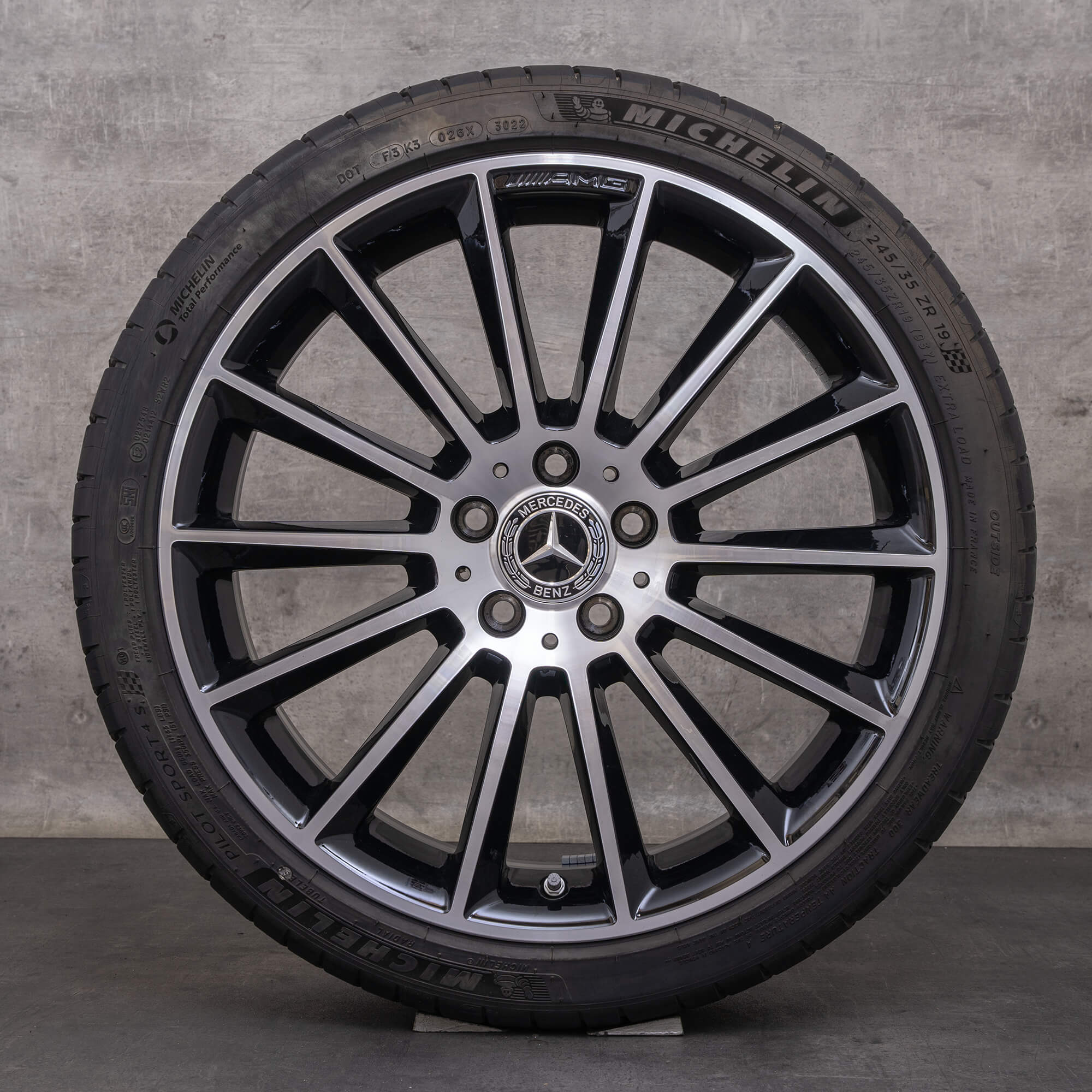 Originele Mercedes Benz CLA AMG velgen 19 inch C118 X118 zomerwielen A1184010300 zwart glanzend gedraaid