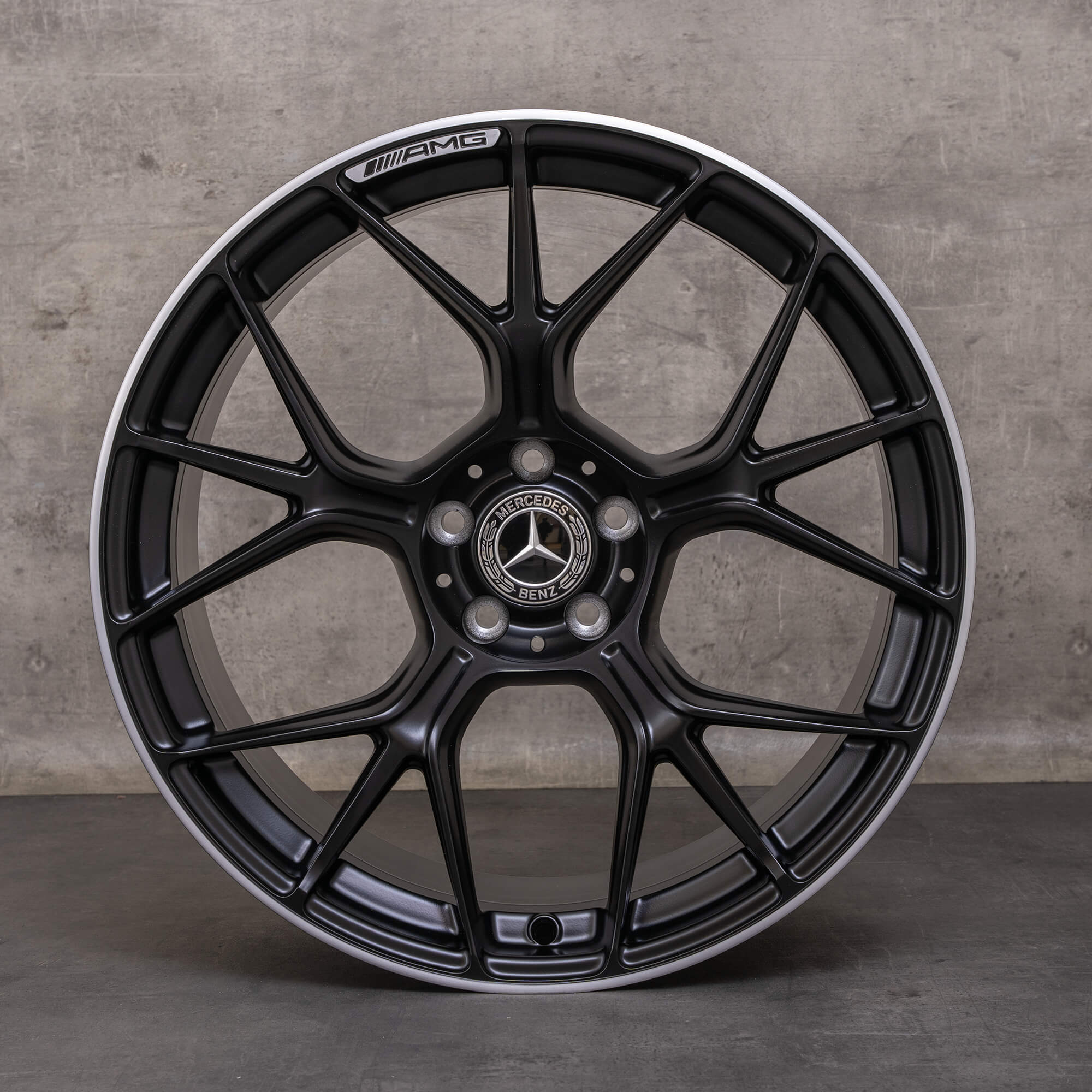 美品！メルセデスＡＭＧ純正AMGE63サイズ10JX20inET55PCD112 OEM Mercedes Benz CLE53 AMG rims 20 inch C236 A236 A2364013100