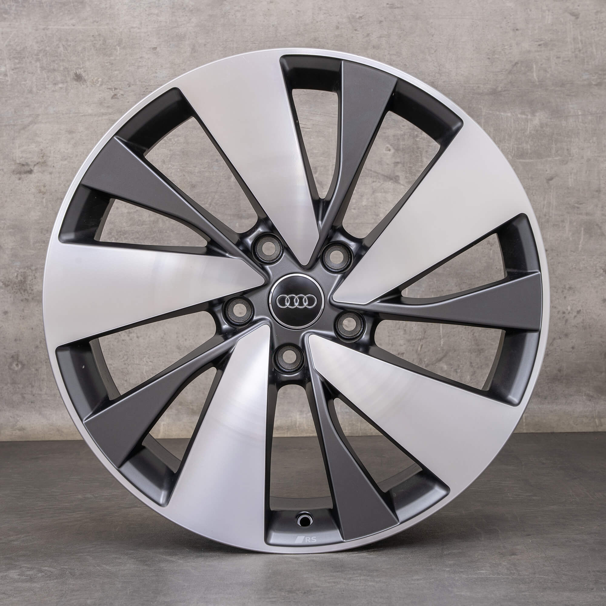 Oryginał Audi A6 S6 e-tron koła zimowe 20 cali felgi GH 85E601025BB 85E601025BC tytan mat polerowane