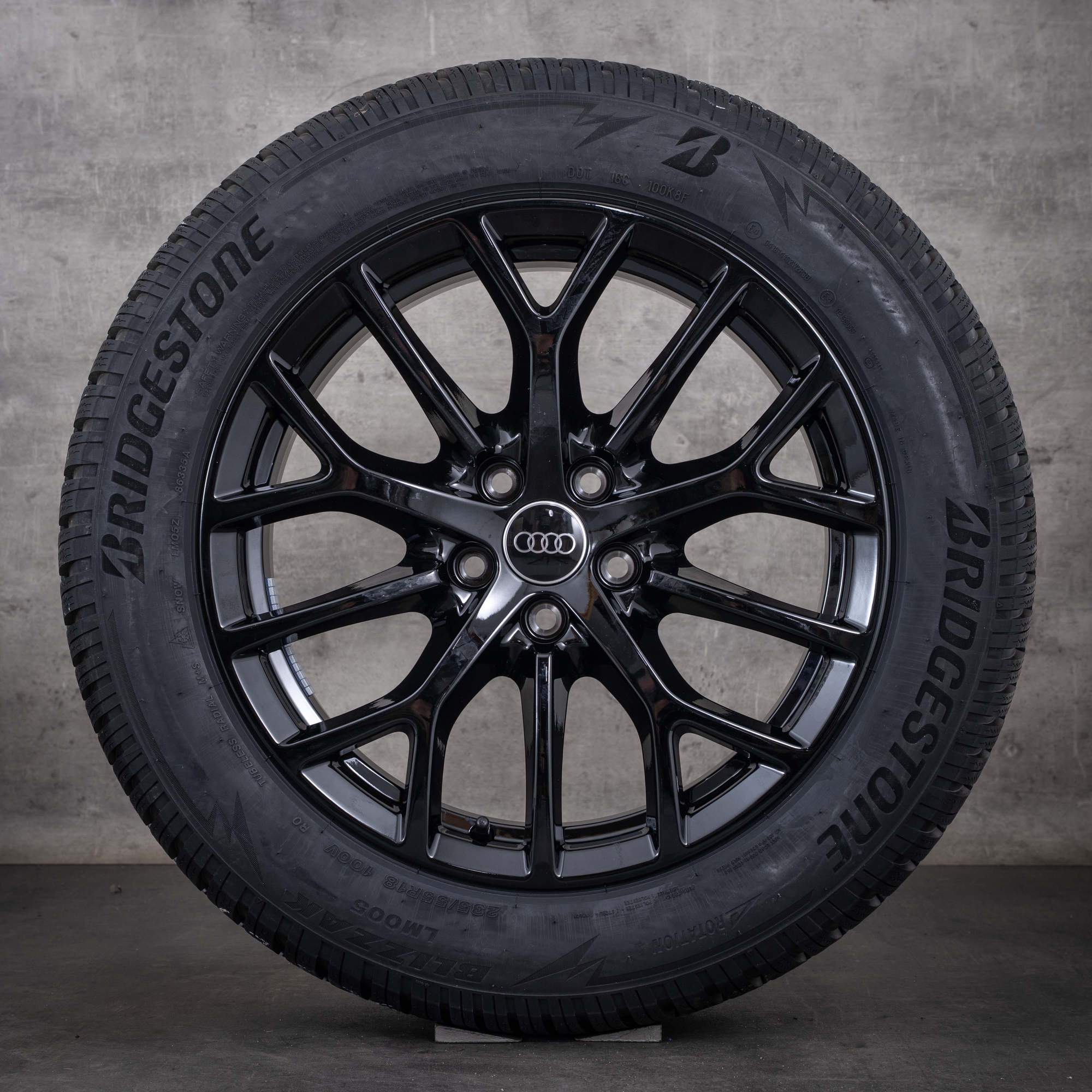 Original Audi Q3 & Sportback Winterräder 18 Zoll FJ Felgen 83H601025P schwarz glanz