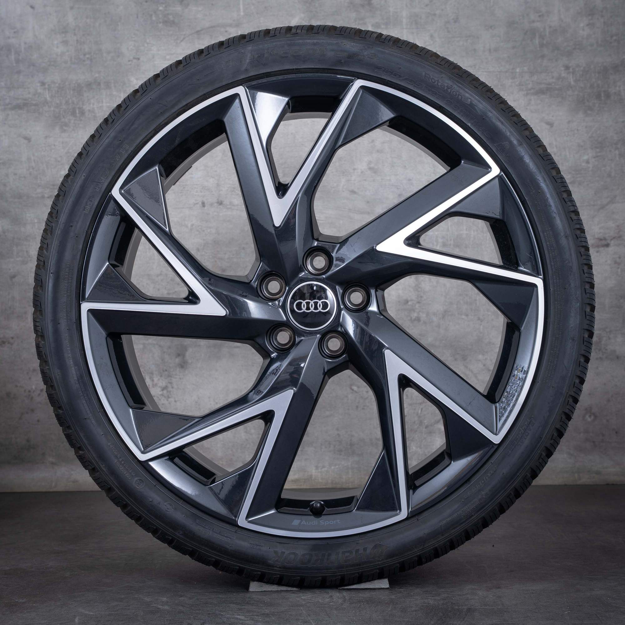 Aidot alkuperäiset Audi RS Q3 talvirenkaat 21 tuuman F3 vanteet Trigon 83A601025AE graniitti kiillotettu